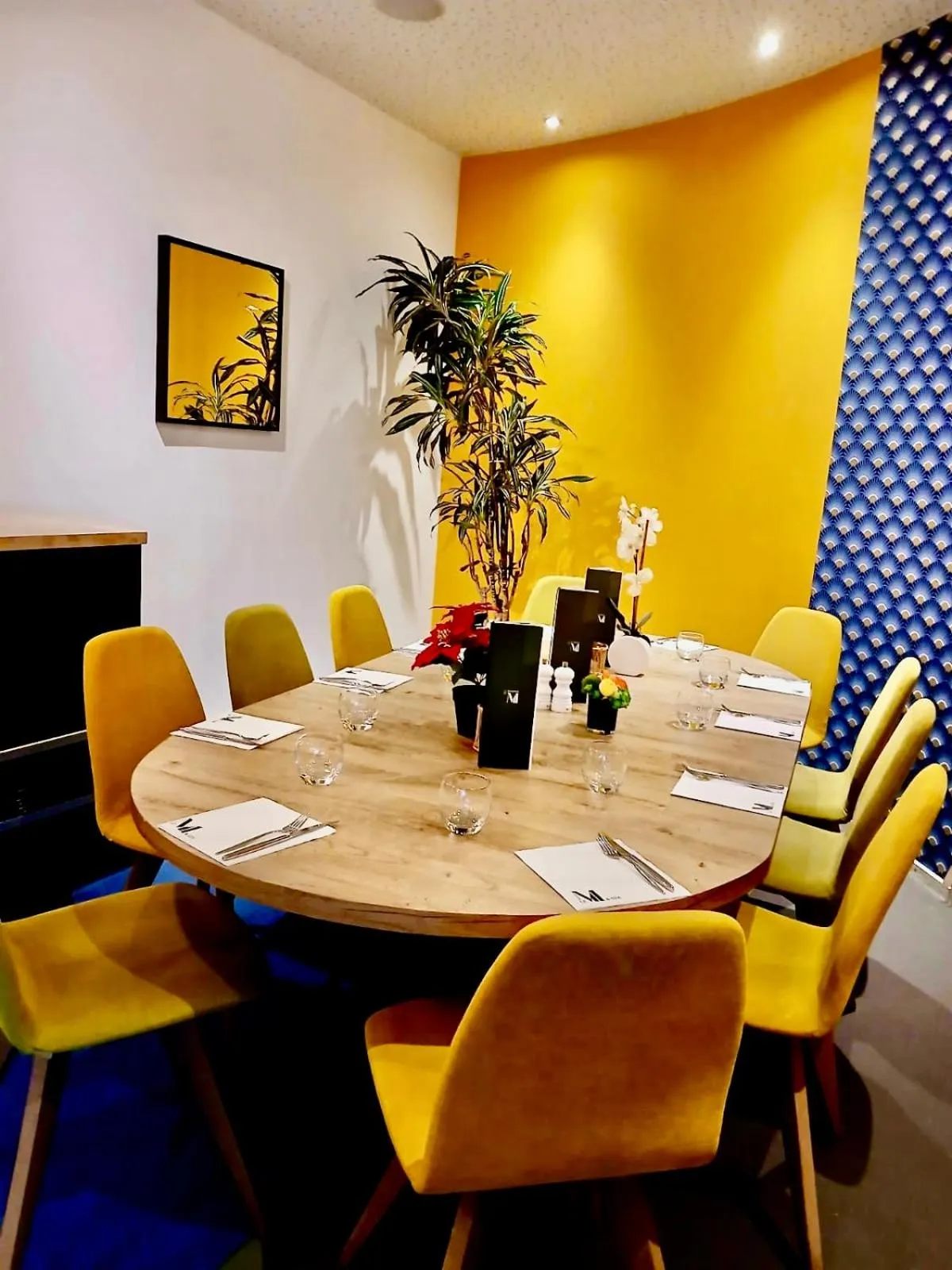 Restaurant/places to eat in Le M & Spa Bordeaux Aéroport by Hôtels & Préférence