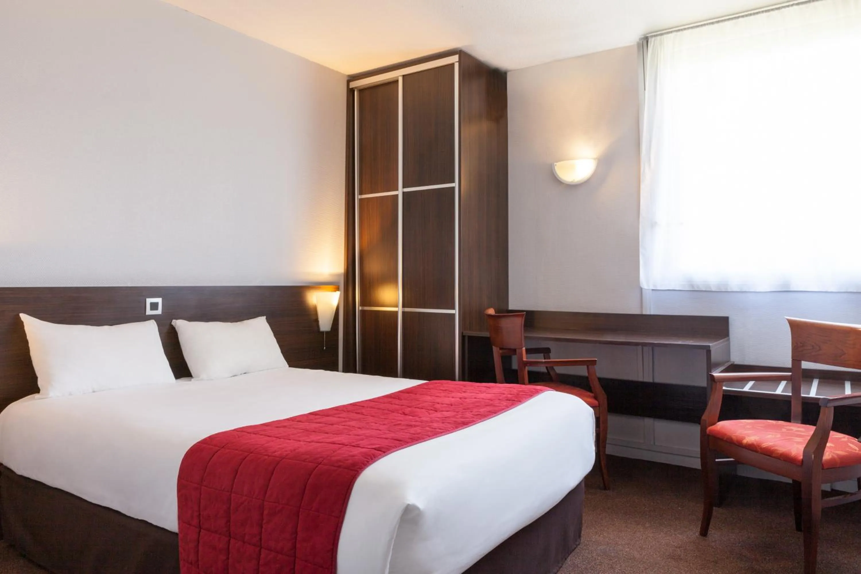 Standard Double Room in The Originals City, Hôtel du Phare, Bordeaux Mérignac