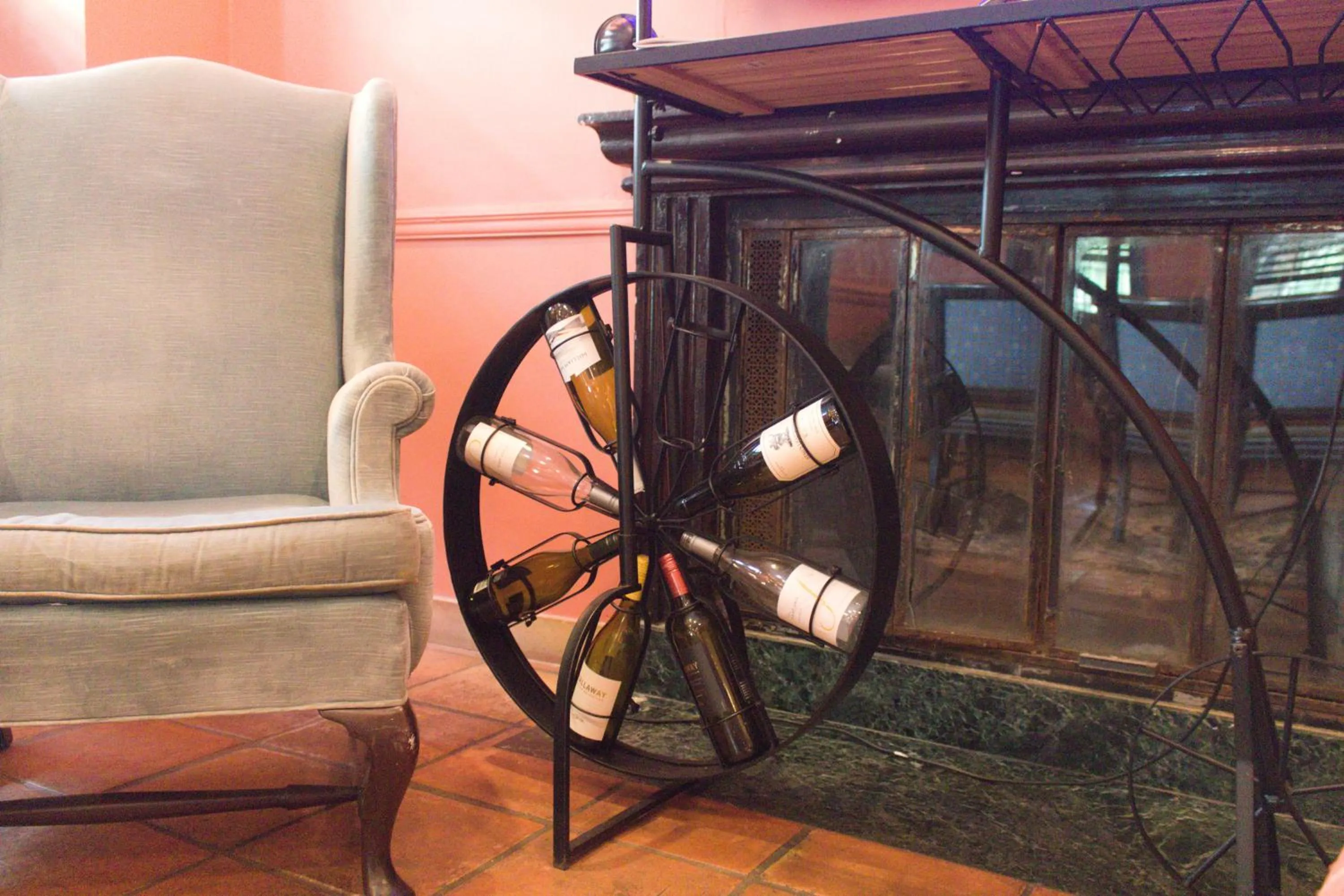 Lounge or bar in The Caribbean Court Boutique Hotel