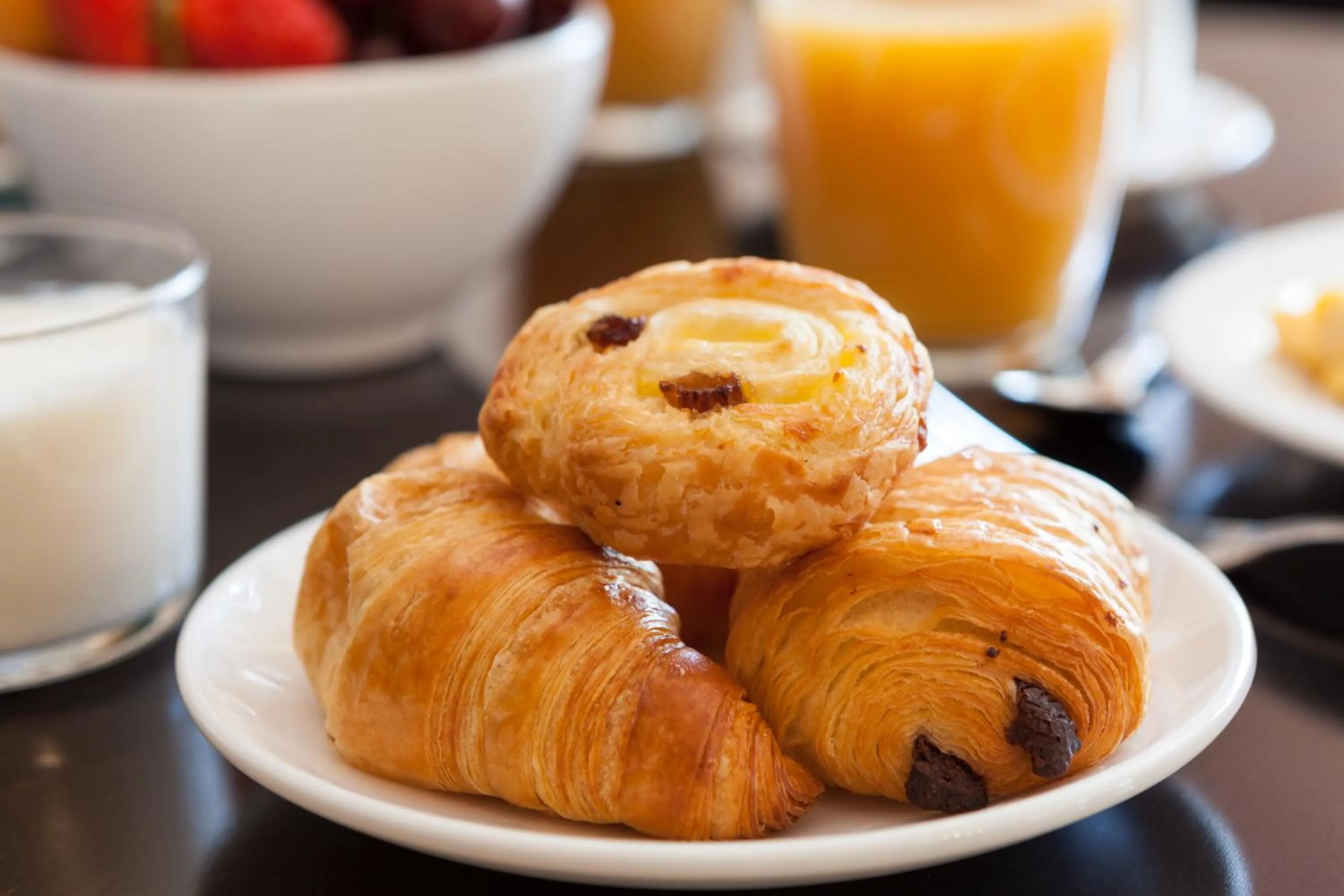 Buffet breakfast in The Originals City Hôtel Bordeaux Porte du Bassin