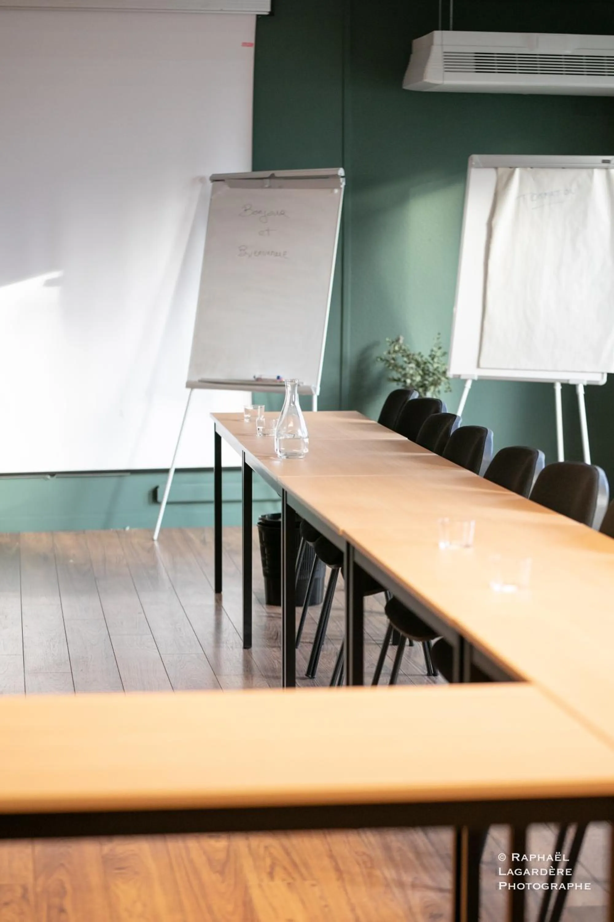 Meeting/conference room in The Originals City Hôtel Bordeaux Porte du Bassin