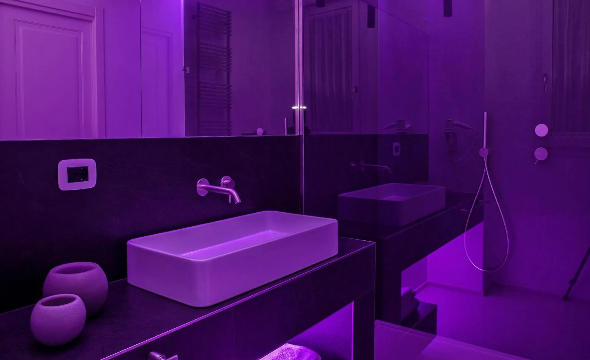 Shower in Galliera Residence B&B