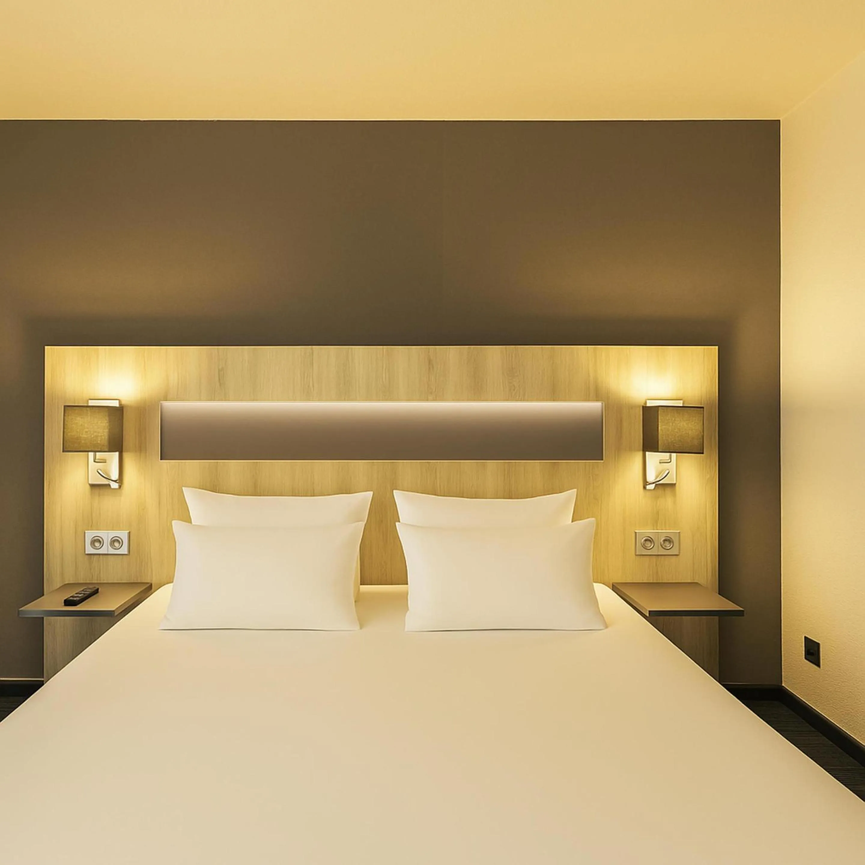 Bedroom, Bed in Best Western Marseille Aeroport