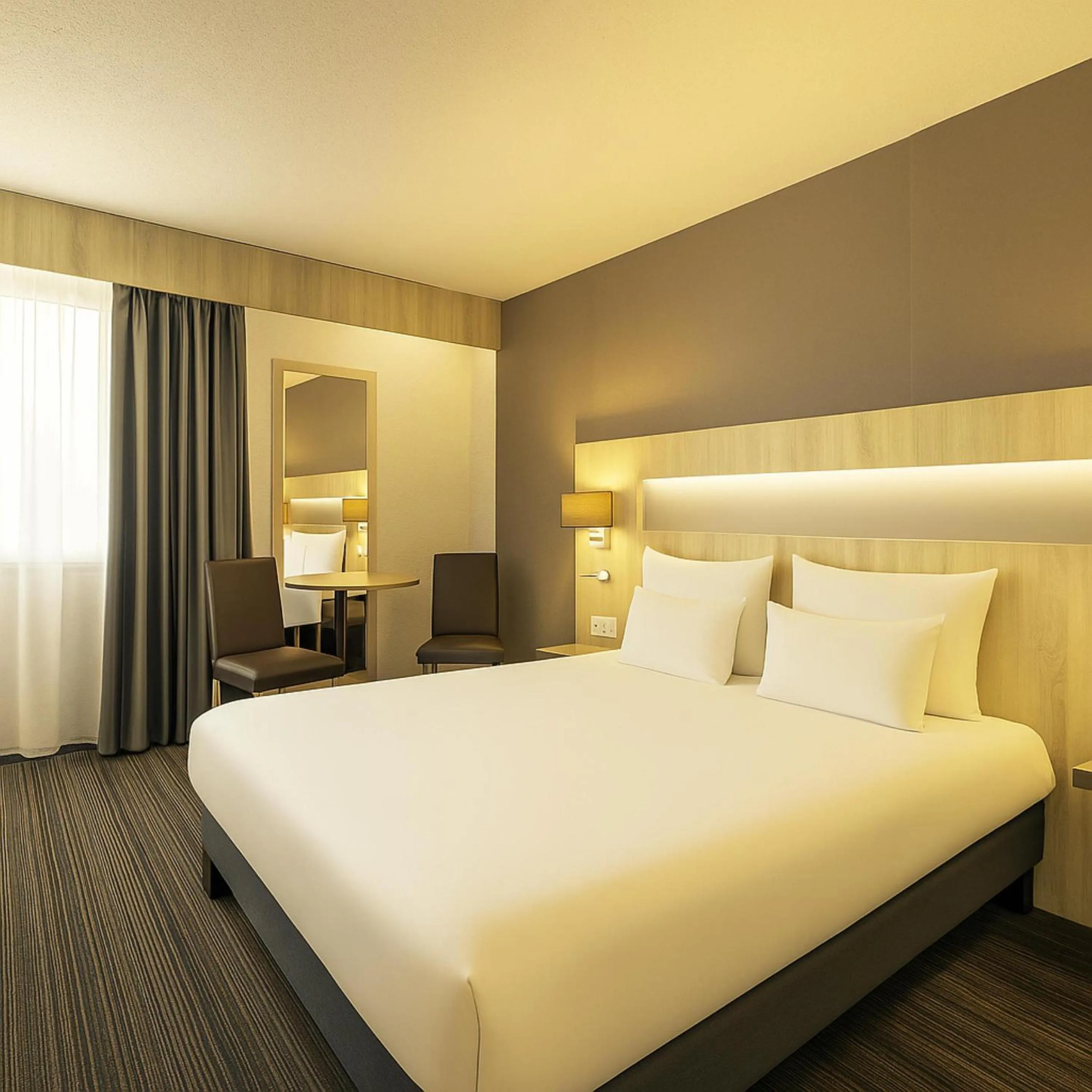 Bedroom, Bed in Best Western Marseille Aeroport