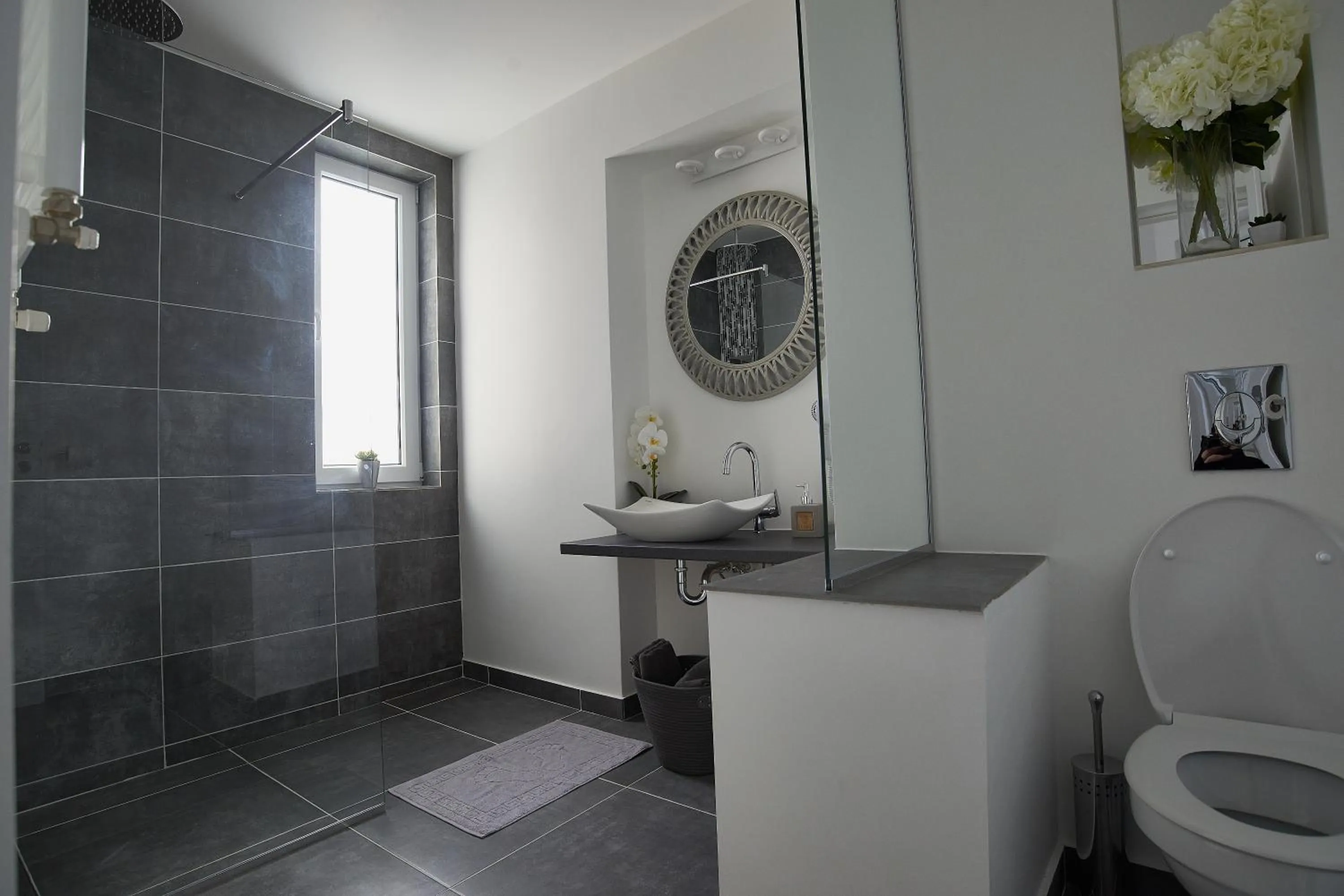 Bathroom in Metropole Apartments Old Town