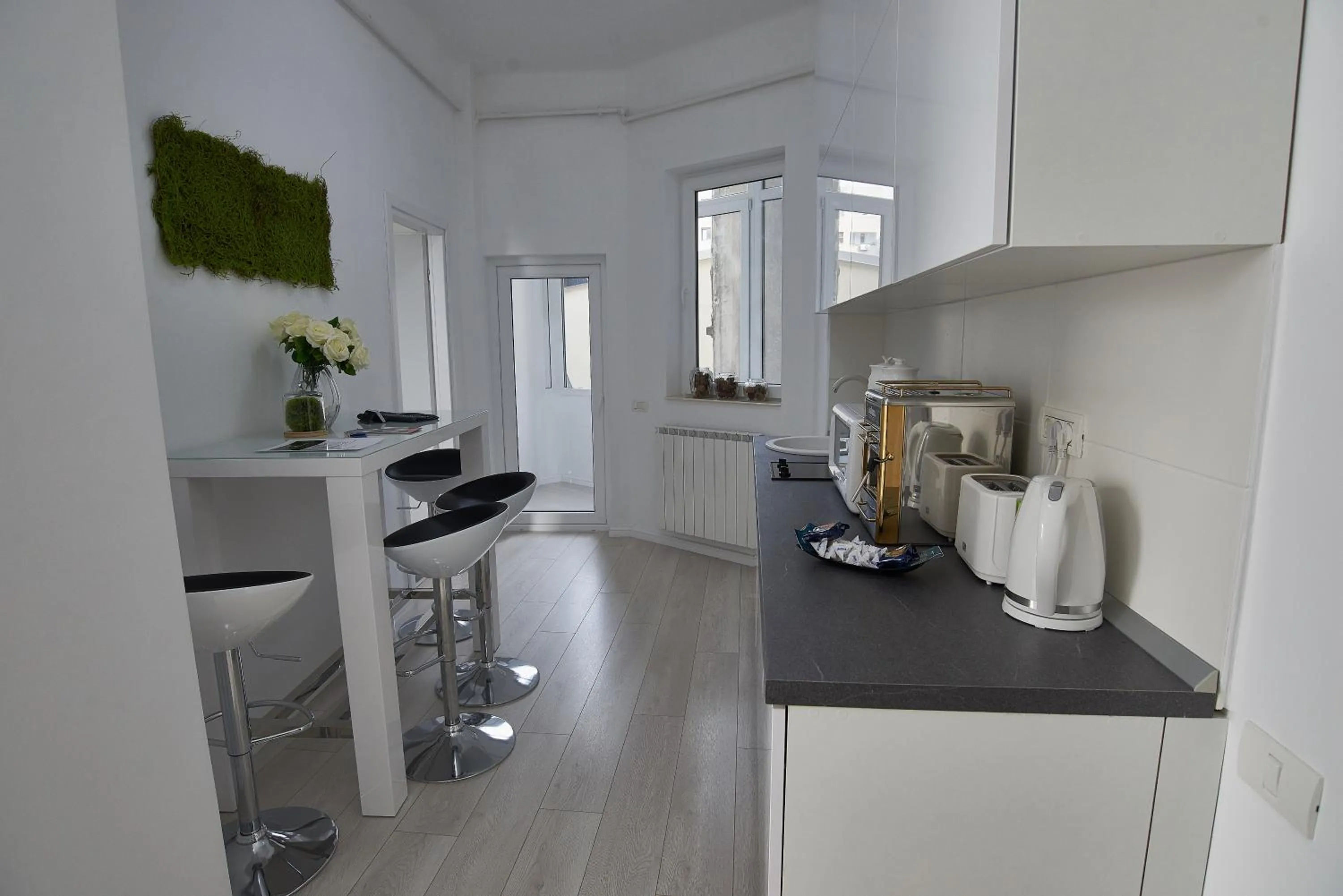 Coffee/tea facilities in Metropole Apartments Old Town