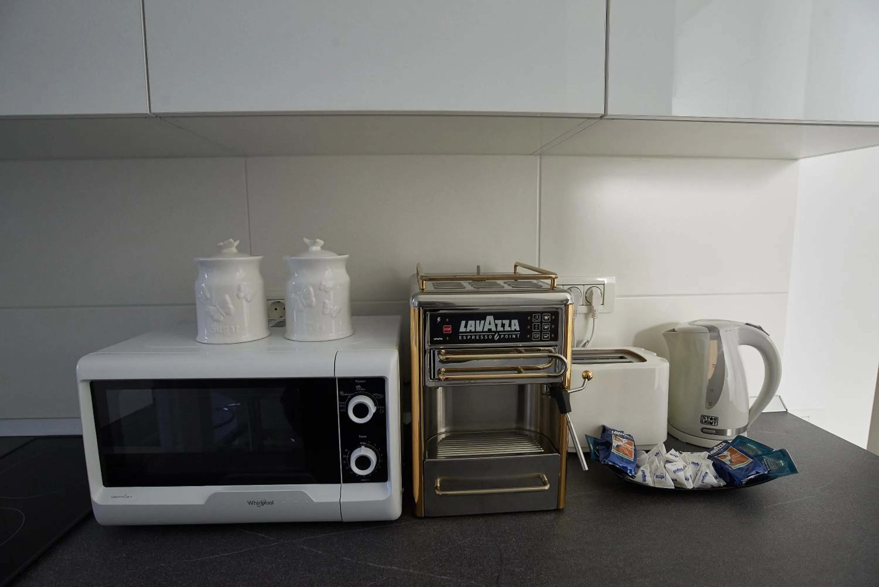 Kitchen or kitchenette in Metropole Apartments Old Town