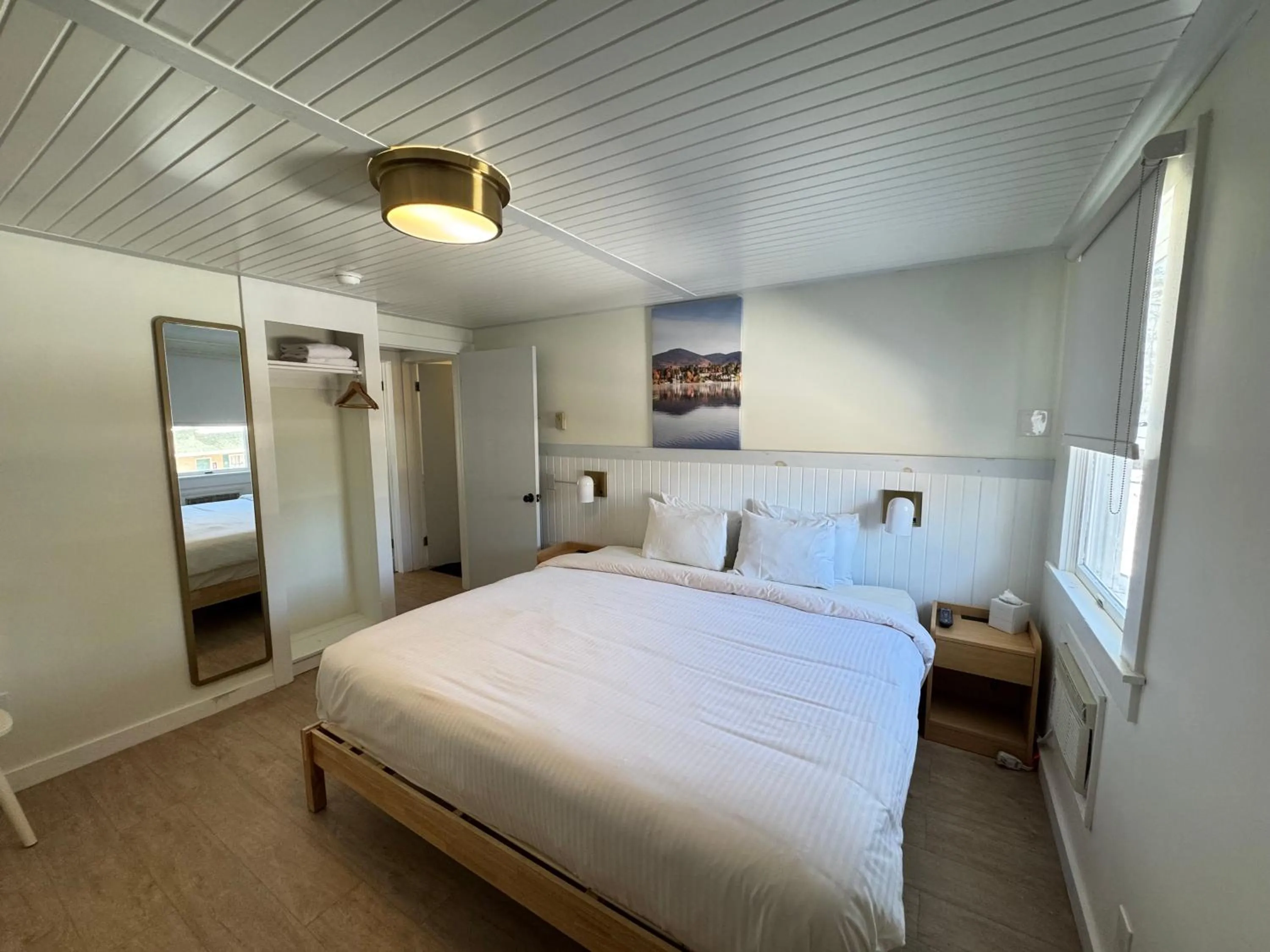 Bed in Maple Leaf Inn Lake Placid