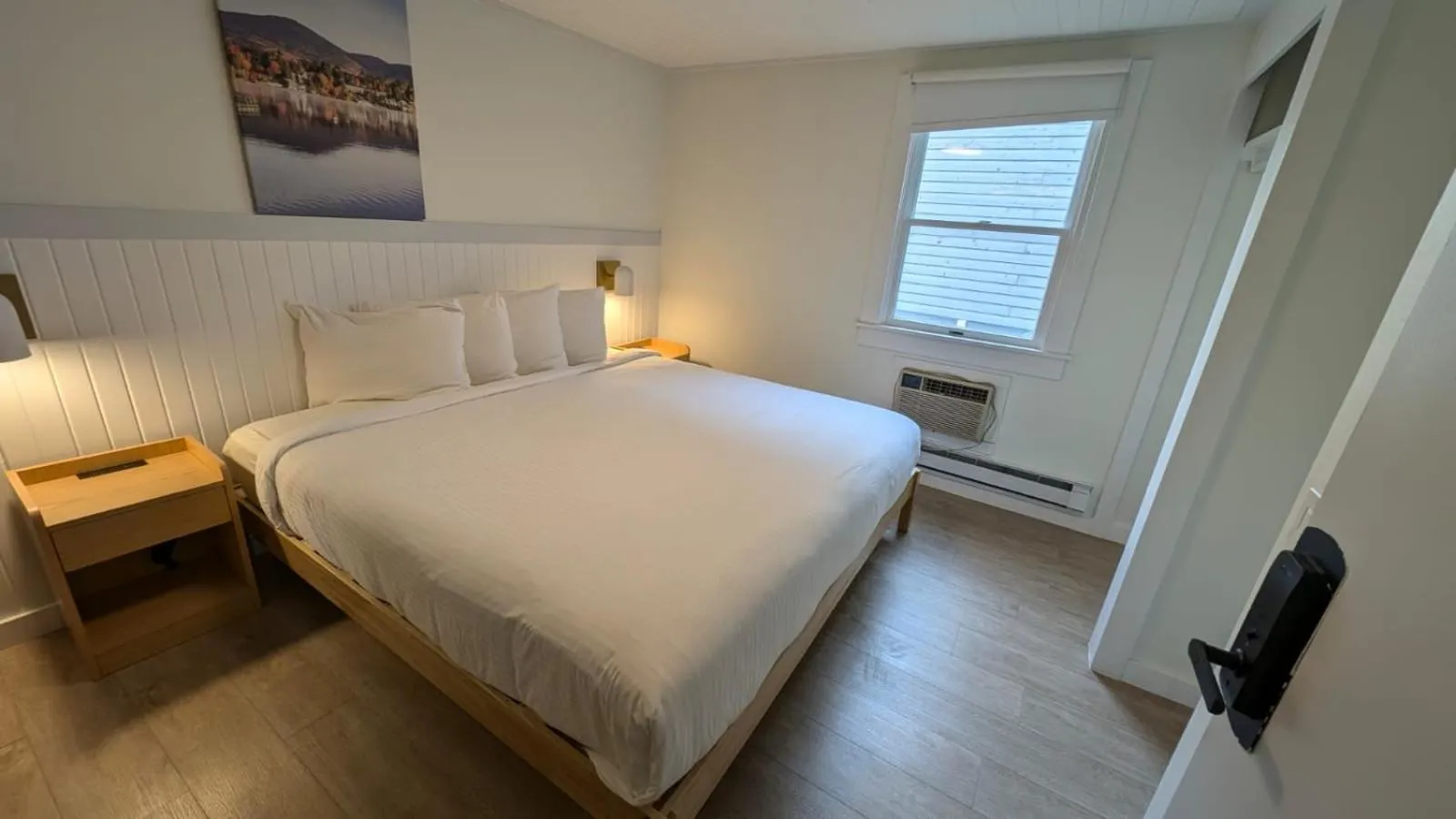 Bed in Maple Leaf Inn Lake Placid