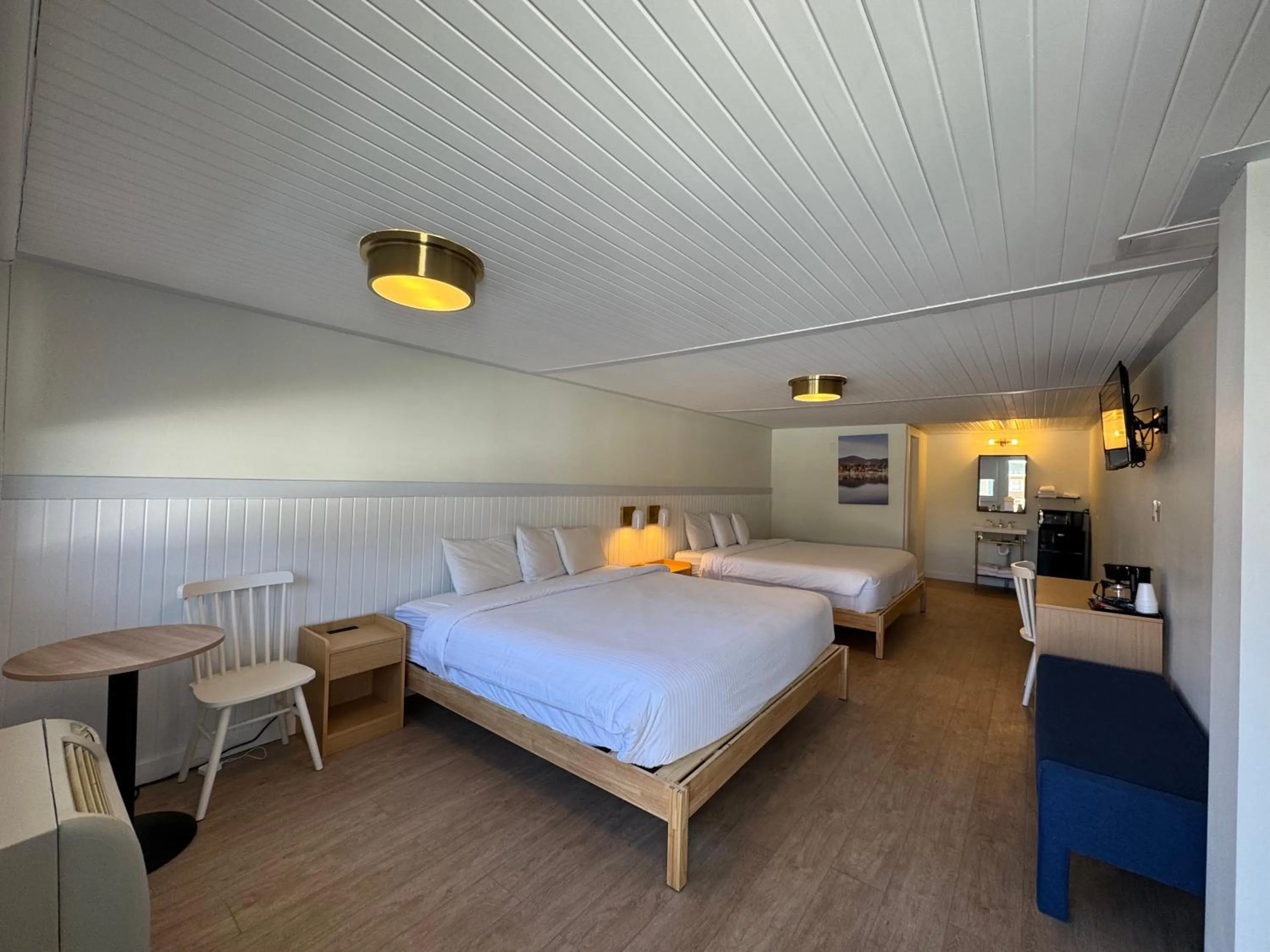 Bed in Maple Leaf Inn Lake Placid