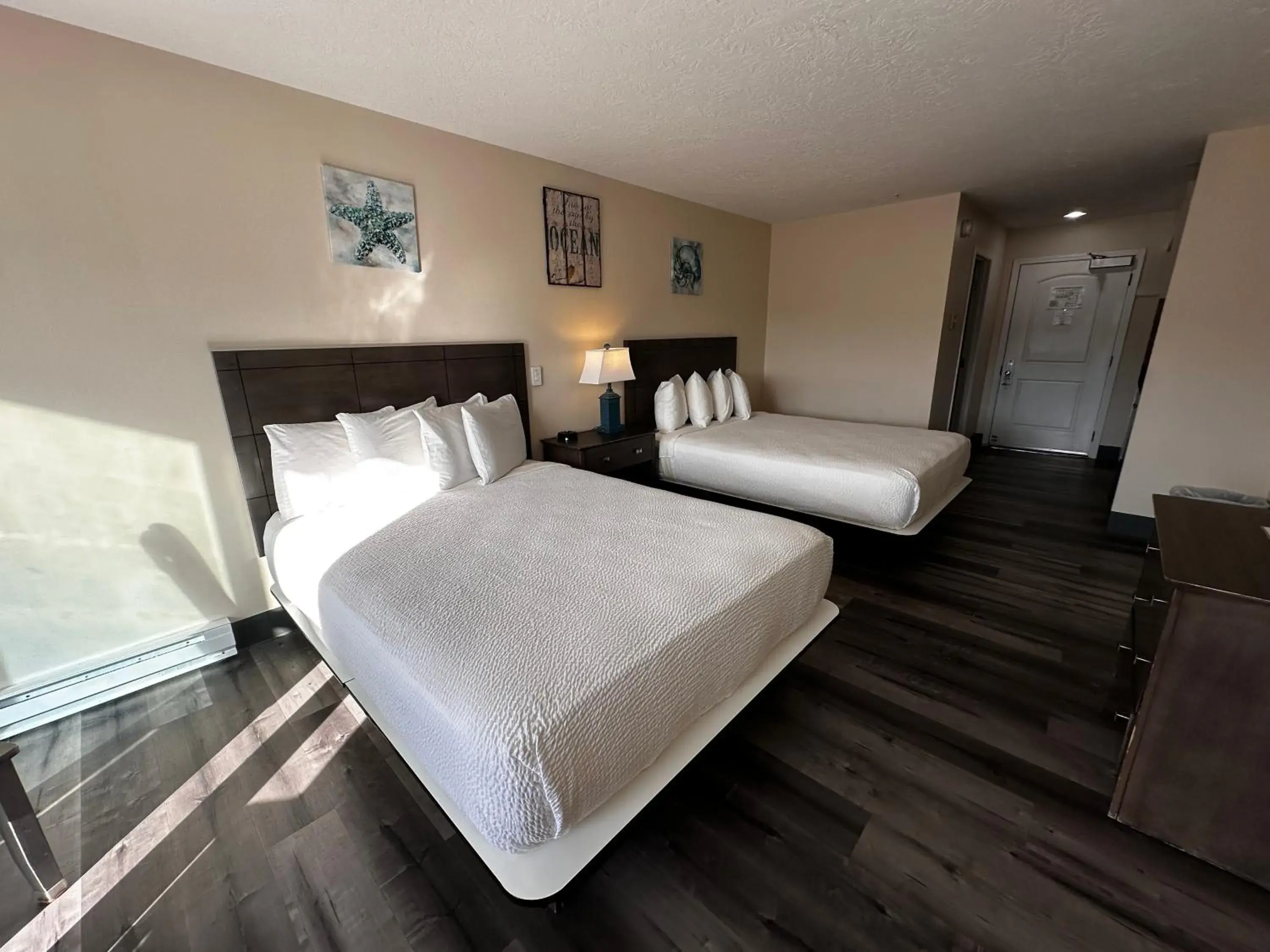 Tillamook Head Double Queen Suite in Inn at the Shore Tillamook Head Double Queen Suite in Inn at the Shore