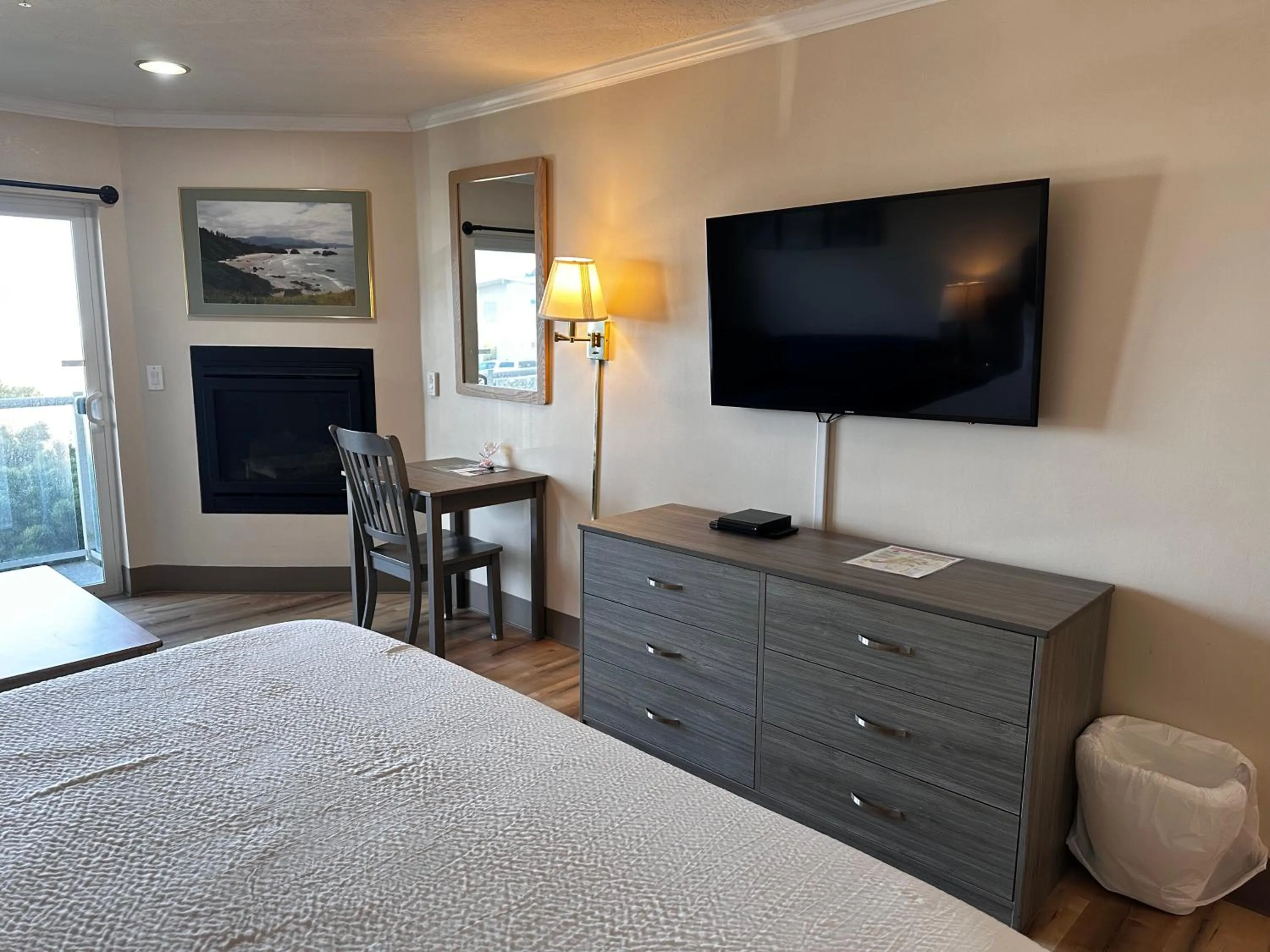 TV and multimedia, Bed in Inn at the Shore