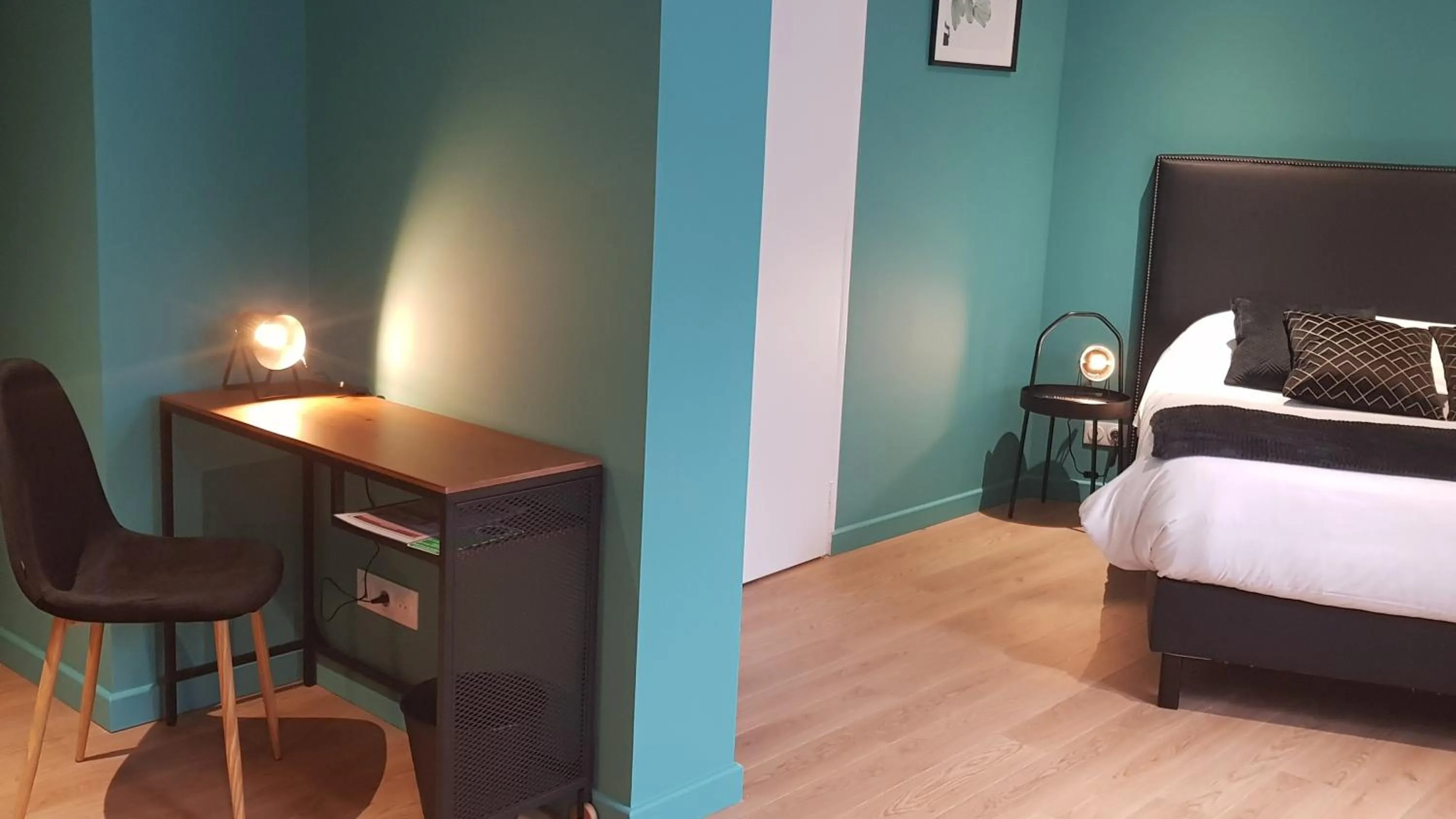 Photo of the whole room, Bed in Le Beaugency