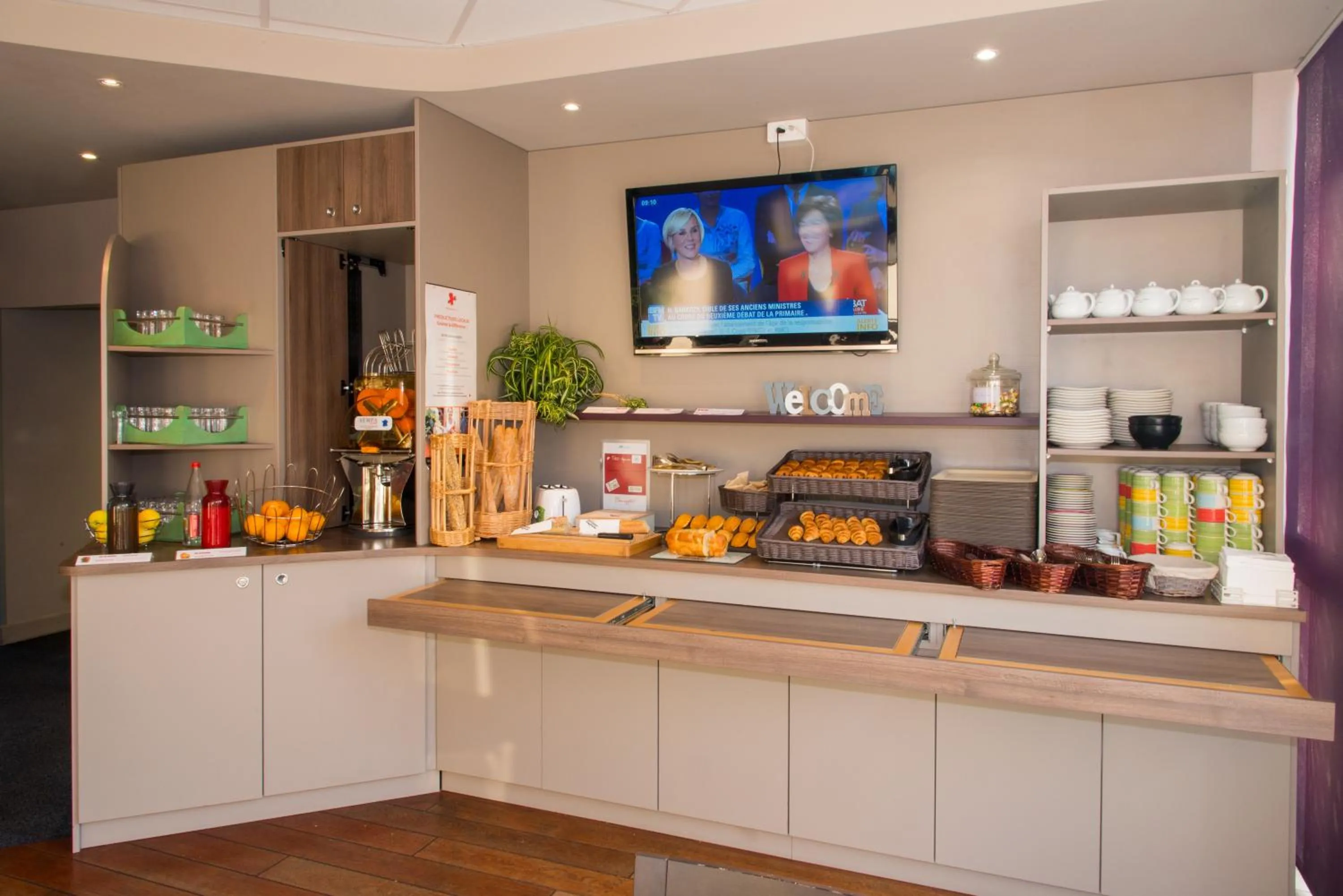 Breakfast in Brit Hotel Tours Sud – Le Cheops