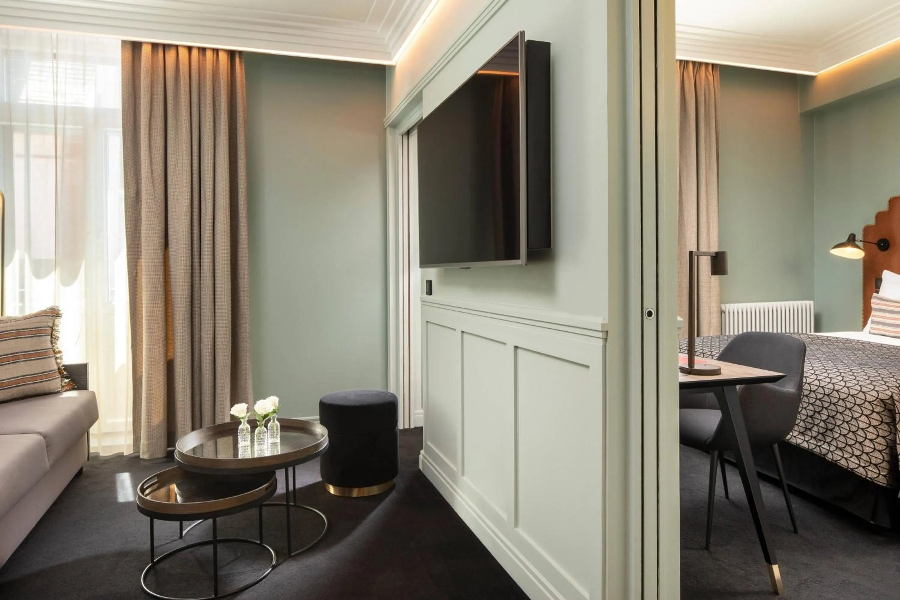 Photo of the whole room, Bed in Maison Rouge Strasbourg Hotel & Spa, Autograph Collection