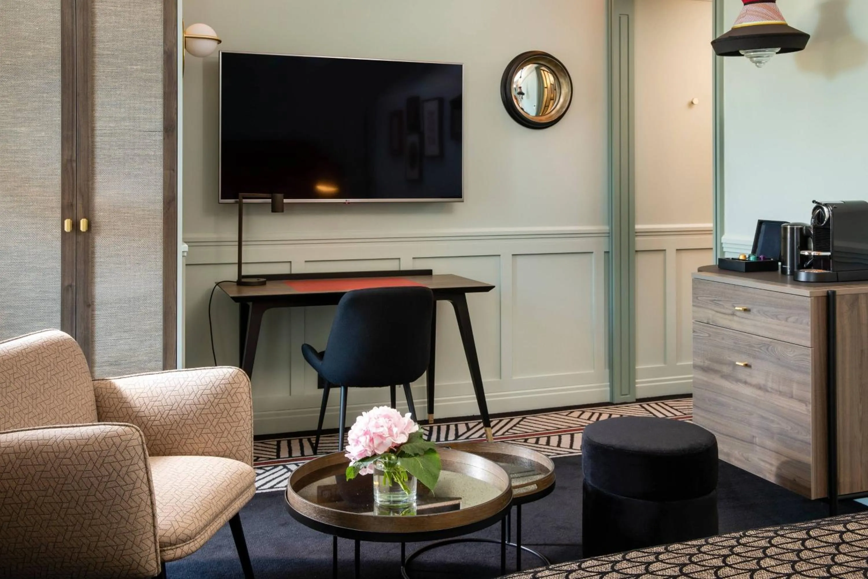 Photo of the whole room in Maison Rouge Strasbourg Hotel & Spa, Autograph Collection