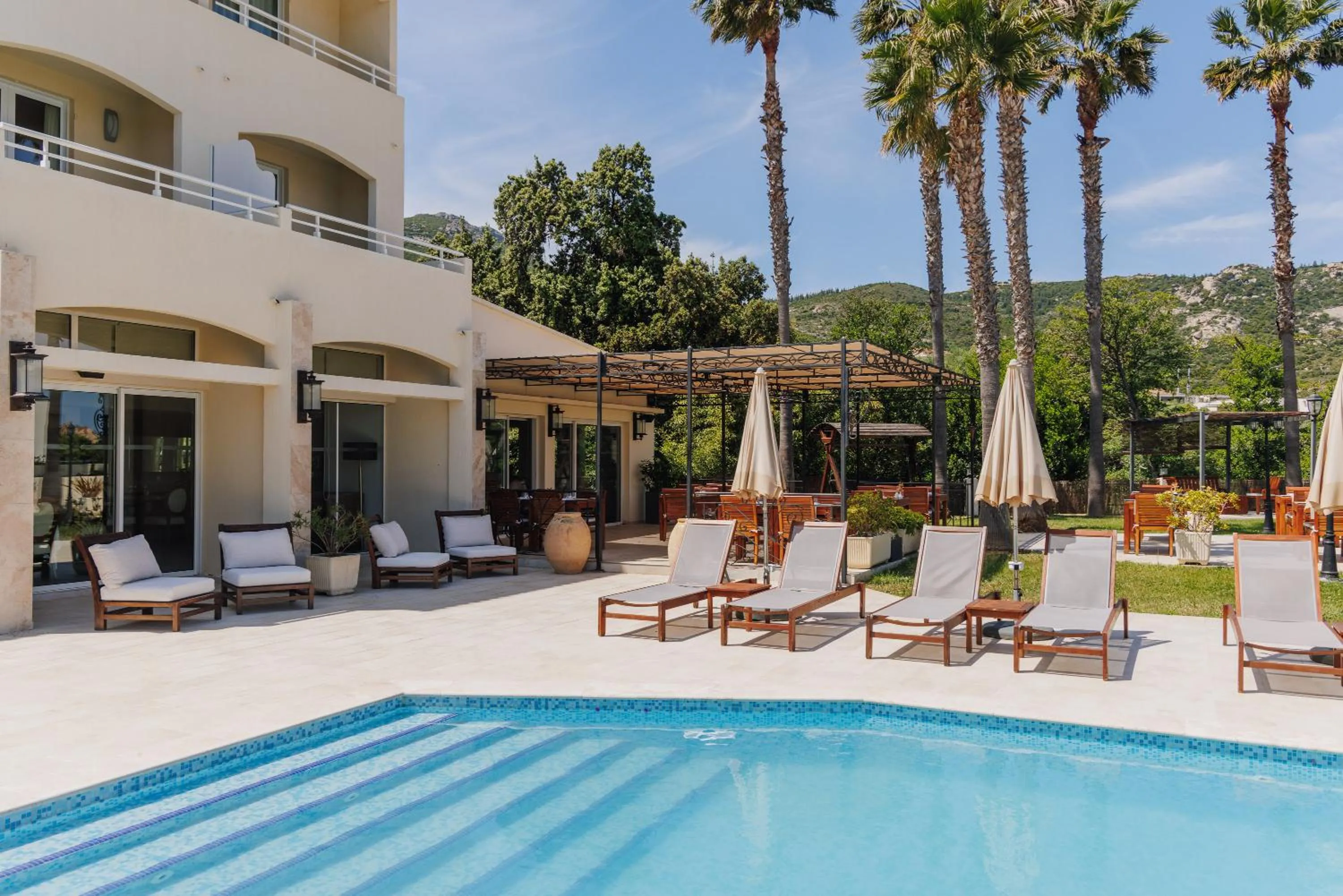 Property building in Hotel Corsica & Spa Serena