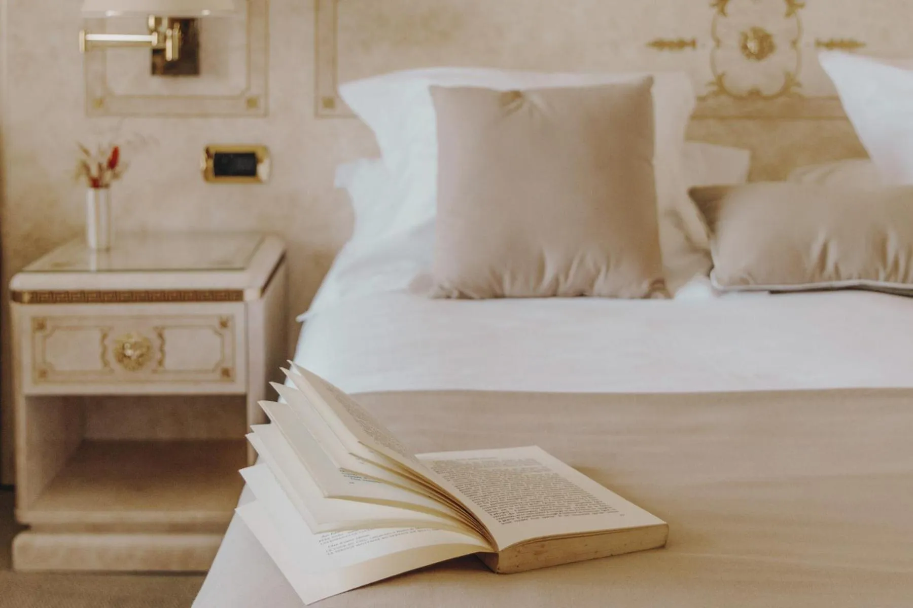 Bed in Hotel Corsica & Spa Serena