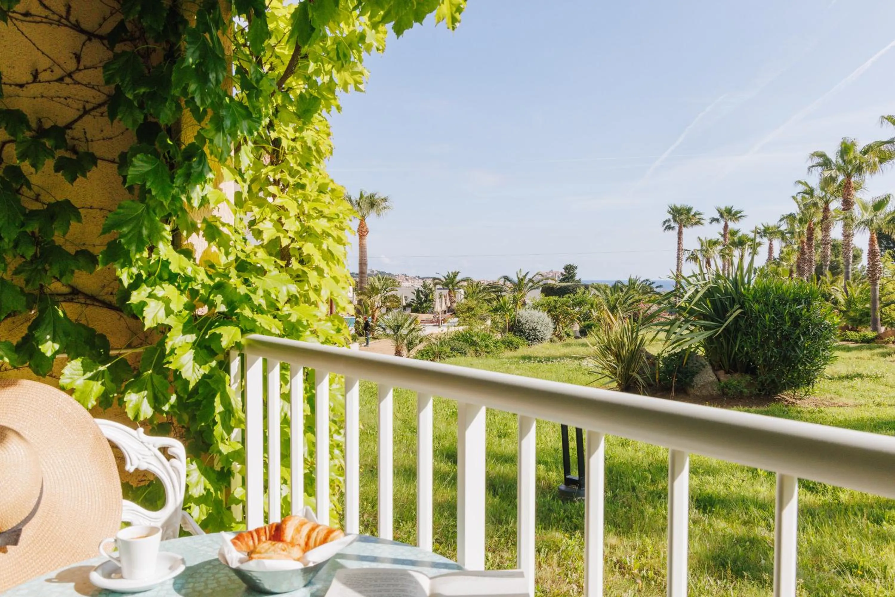 Garden view in Hotel Corsica & Spa Serena