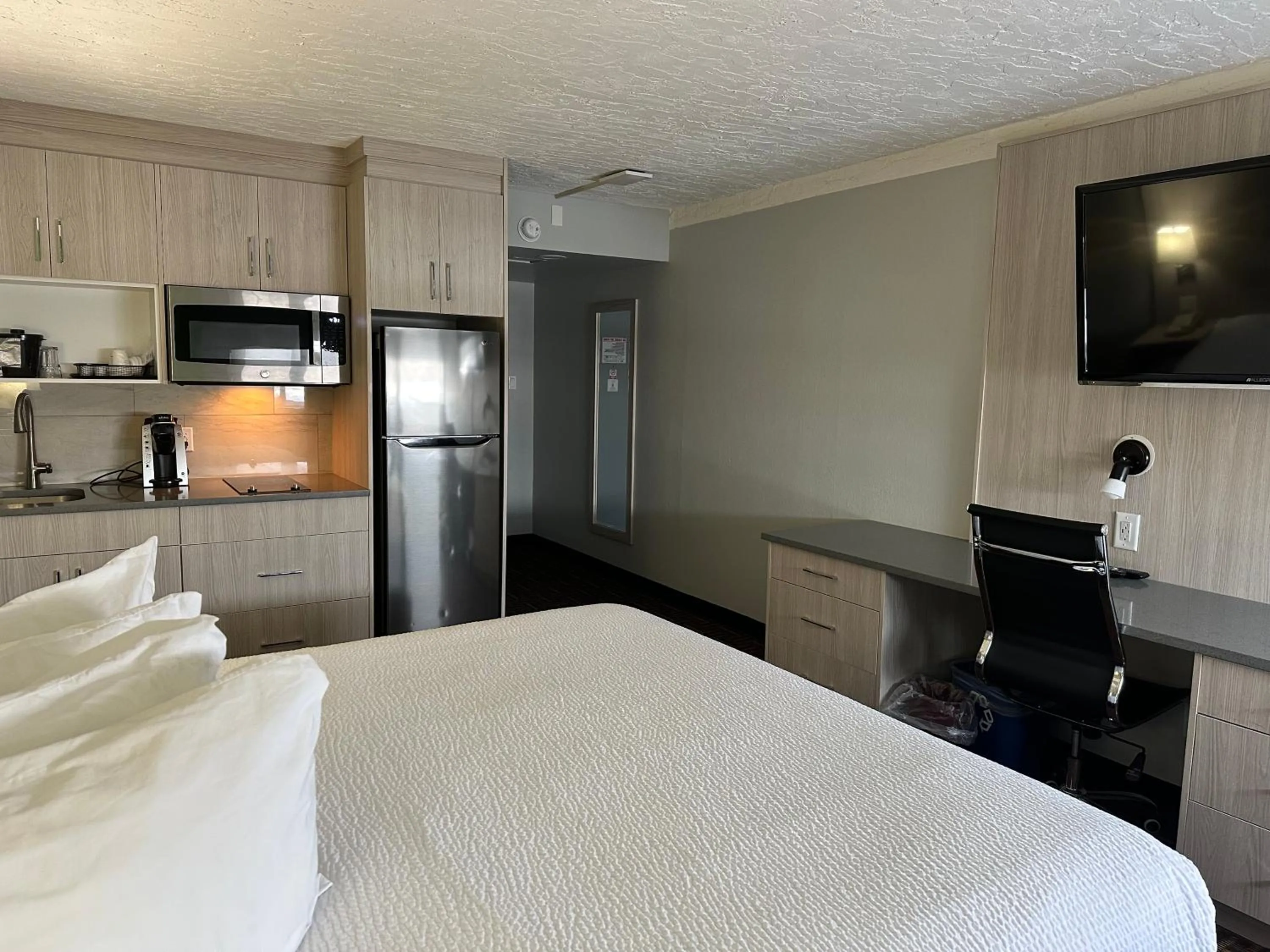 Bed in Wyndham Garden Medicine Hat Conference Center