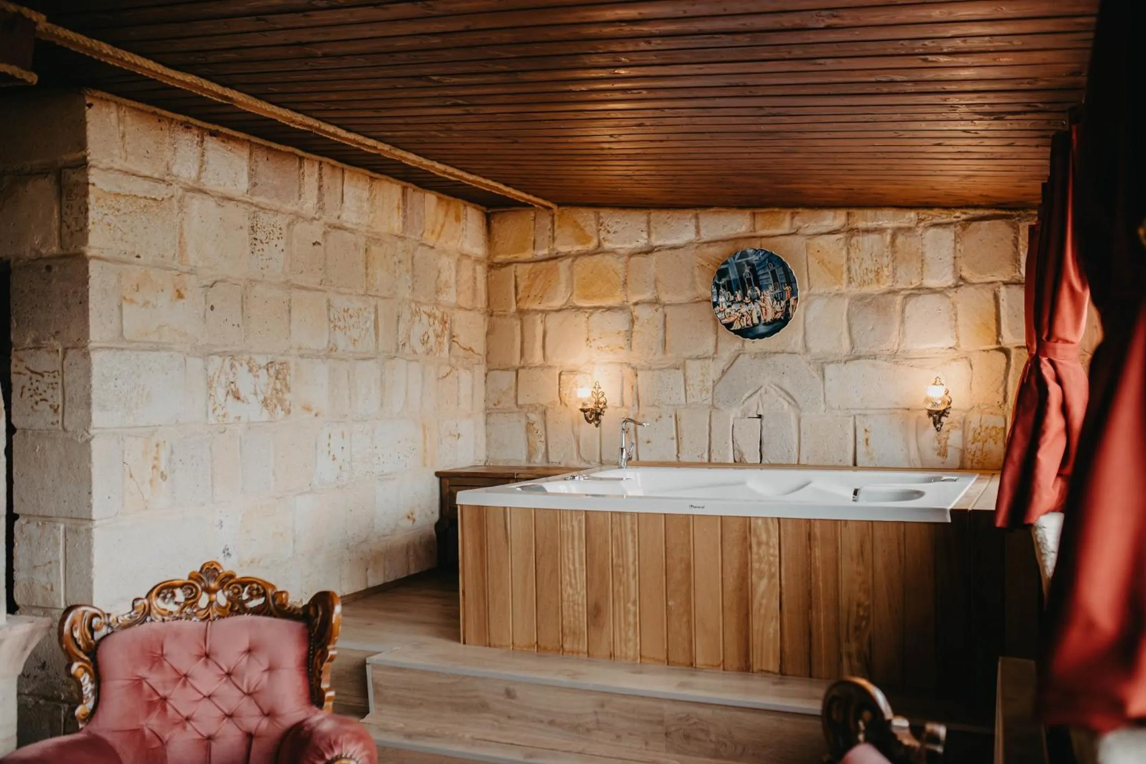 Hot Tub in Prime Cappadocia Suites