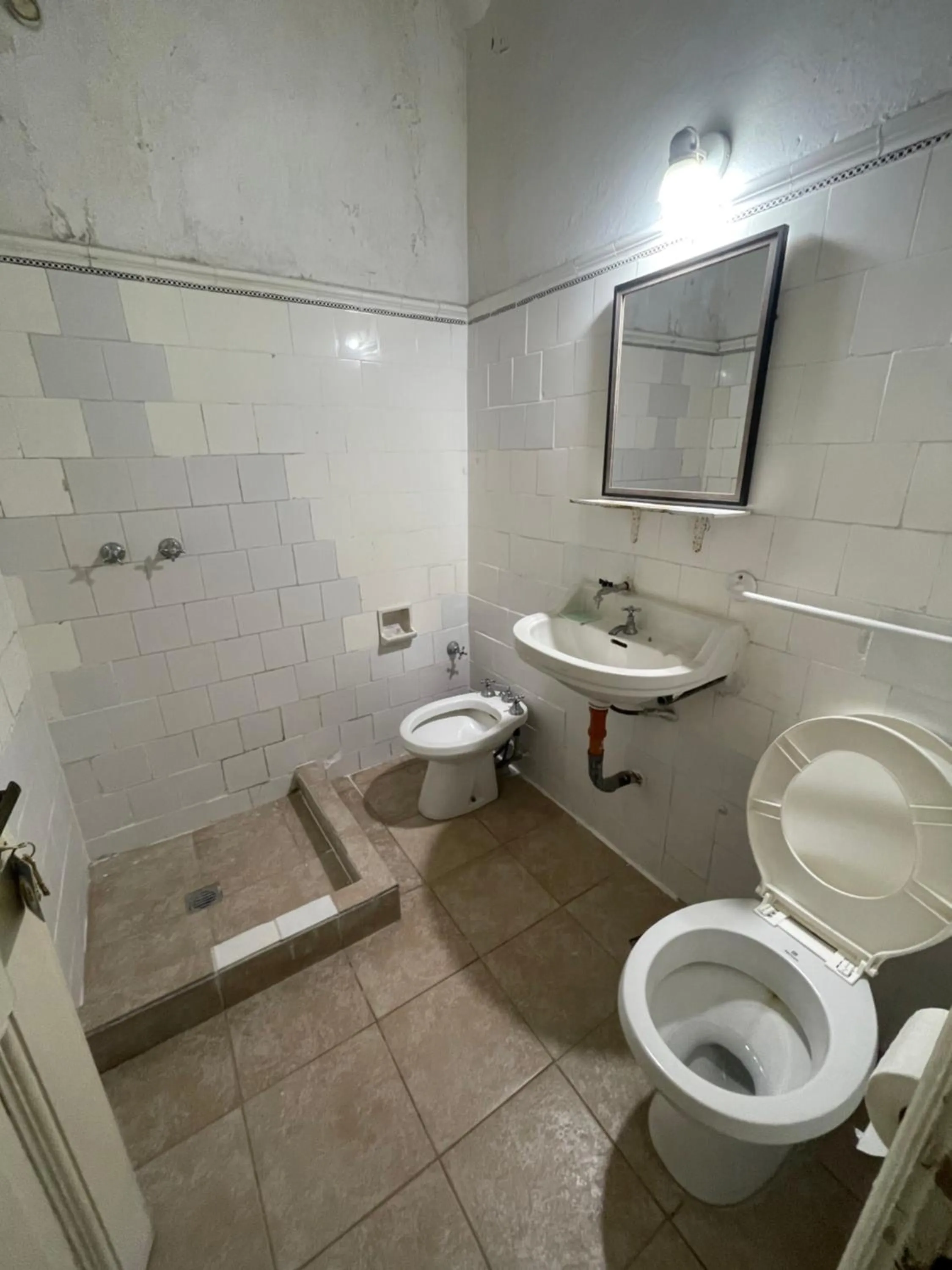 Bathroom in Sevilla Home Hotel