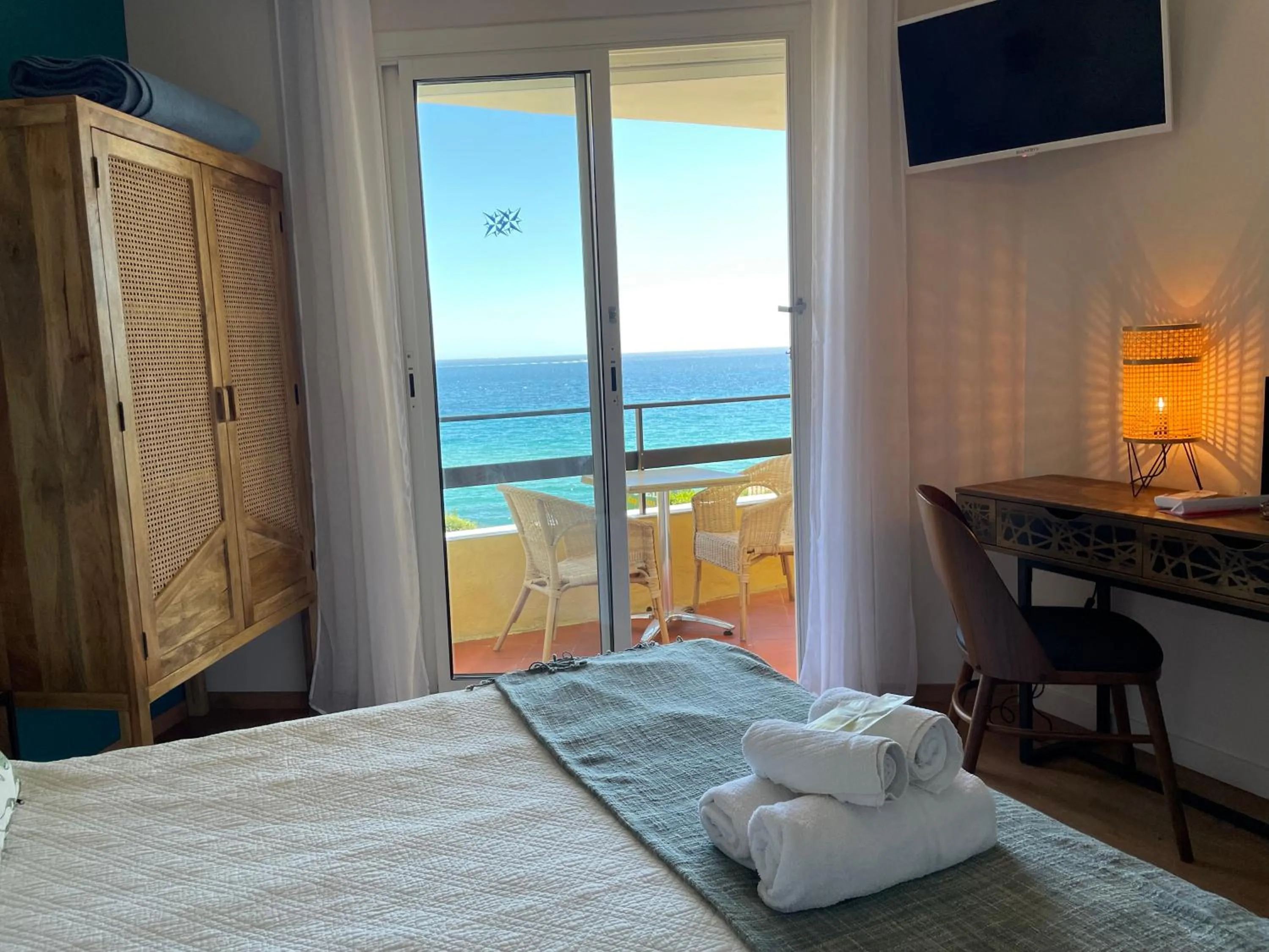 Bed in "Cap Riviera" Hotel & Restaurant Saint Aygulf