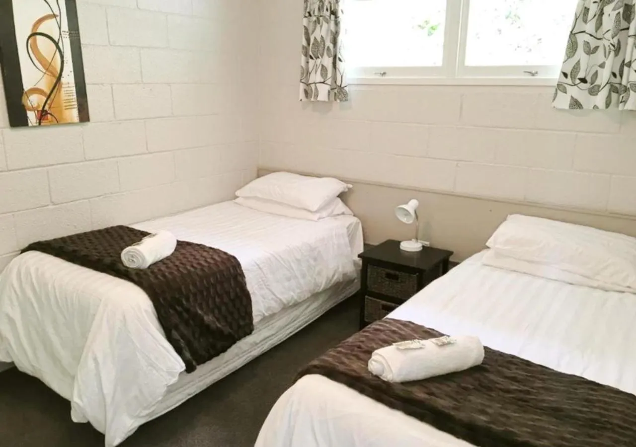 Bedroom, Bed in Sapphire Springs Holiday Park and Thermal Pools