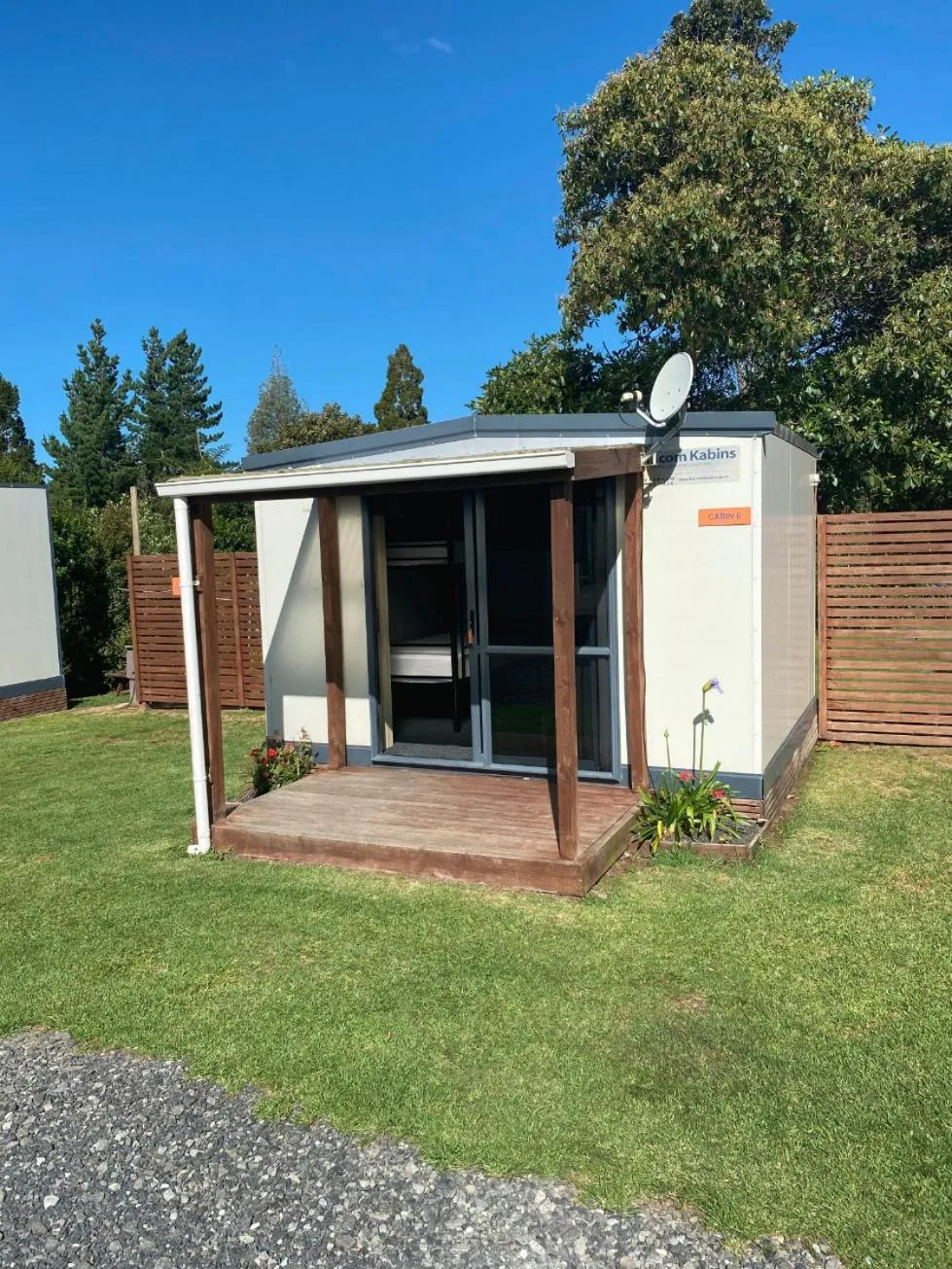 Photo of the whole room in Sapphire Springs Holiday Park and Thermal Pools