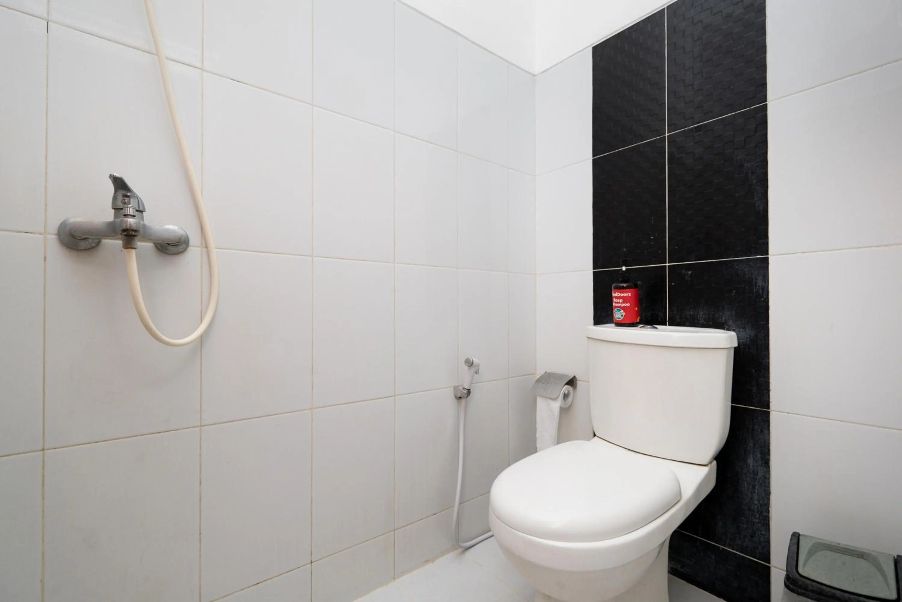 Bathroom in RedDoorz near Taman Krida Budaya Malang