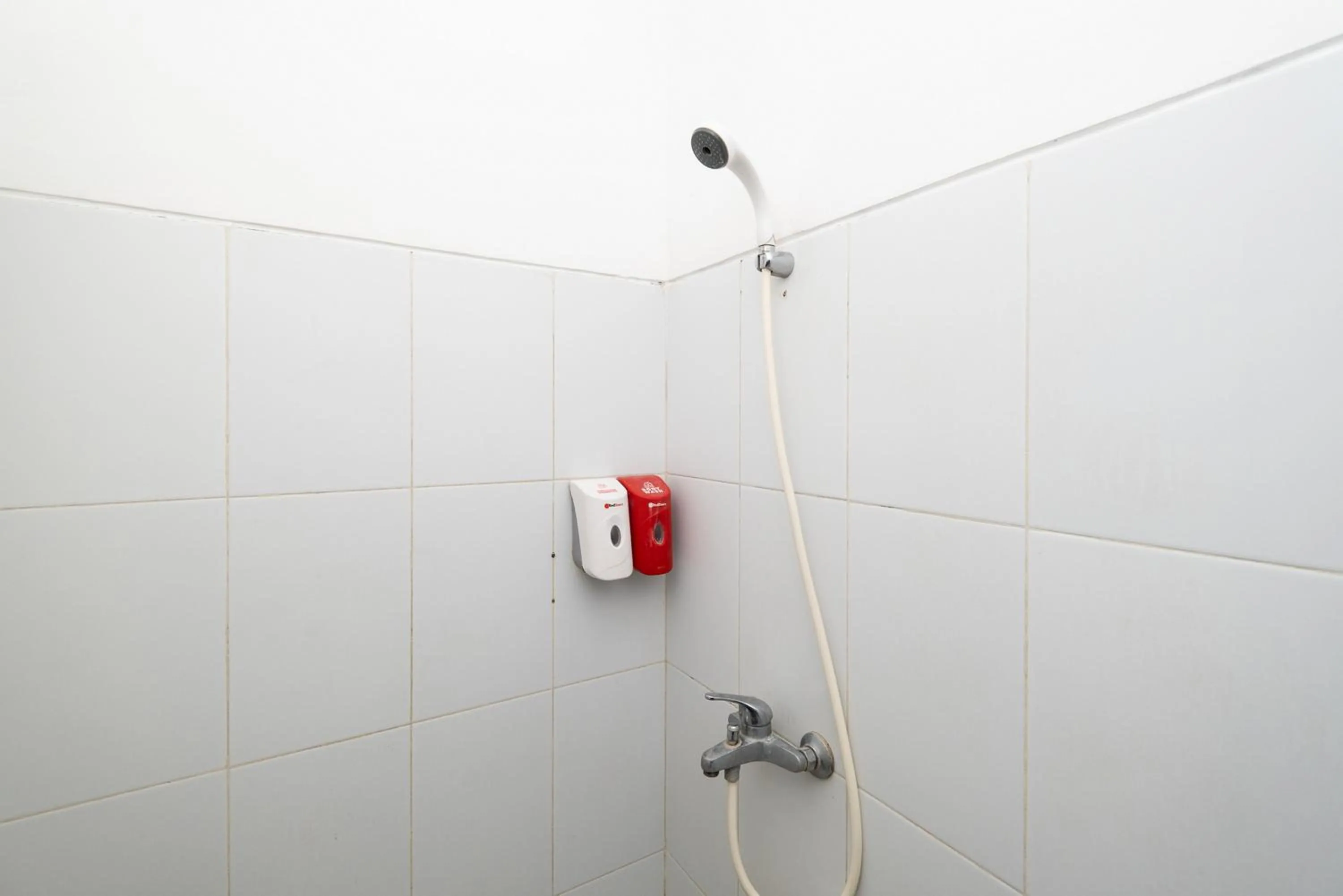 Bathroom in RedDoorz near Taman Krida Budaya Malang