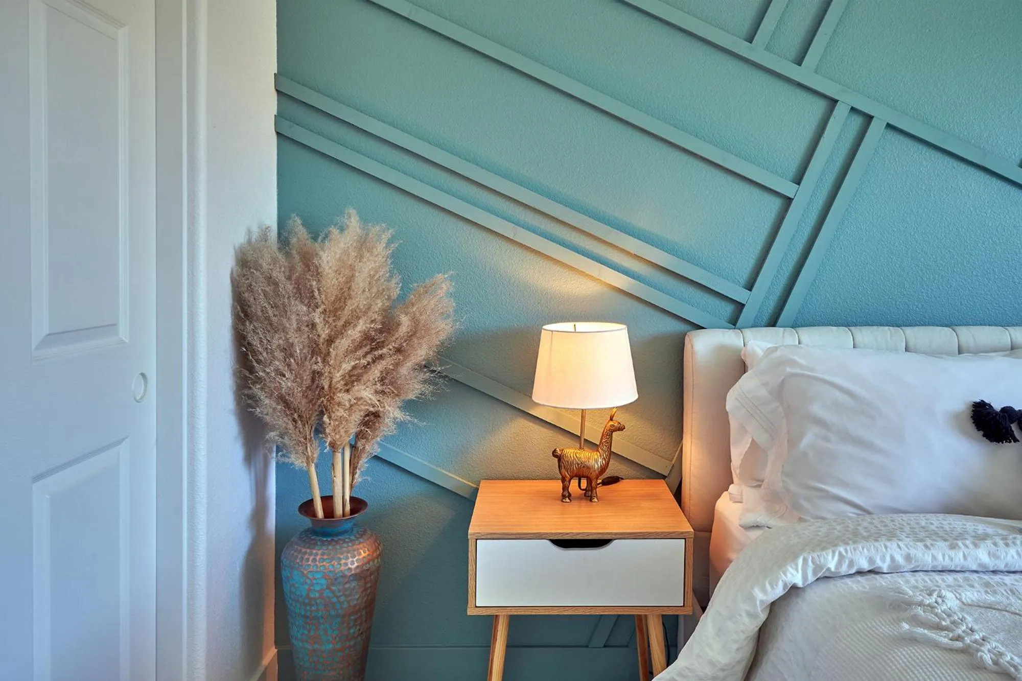 Bed in The Cherokee House in Joshua Tree