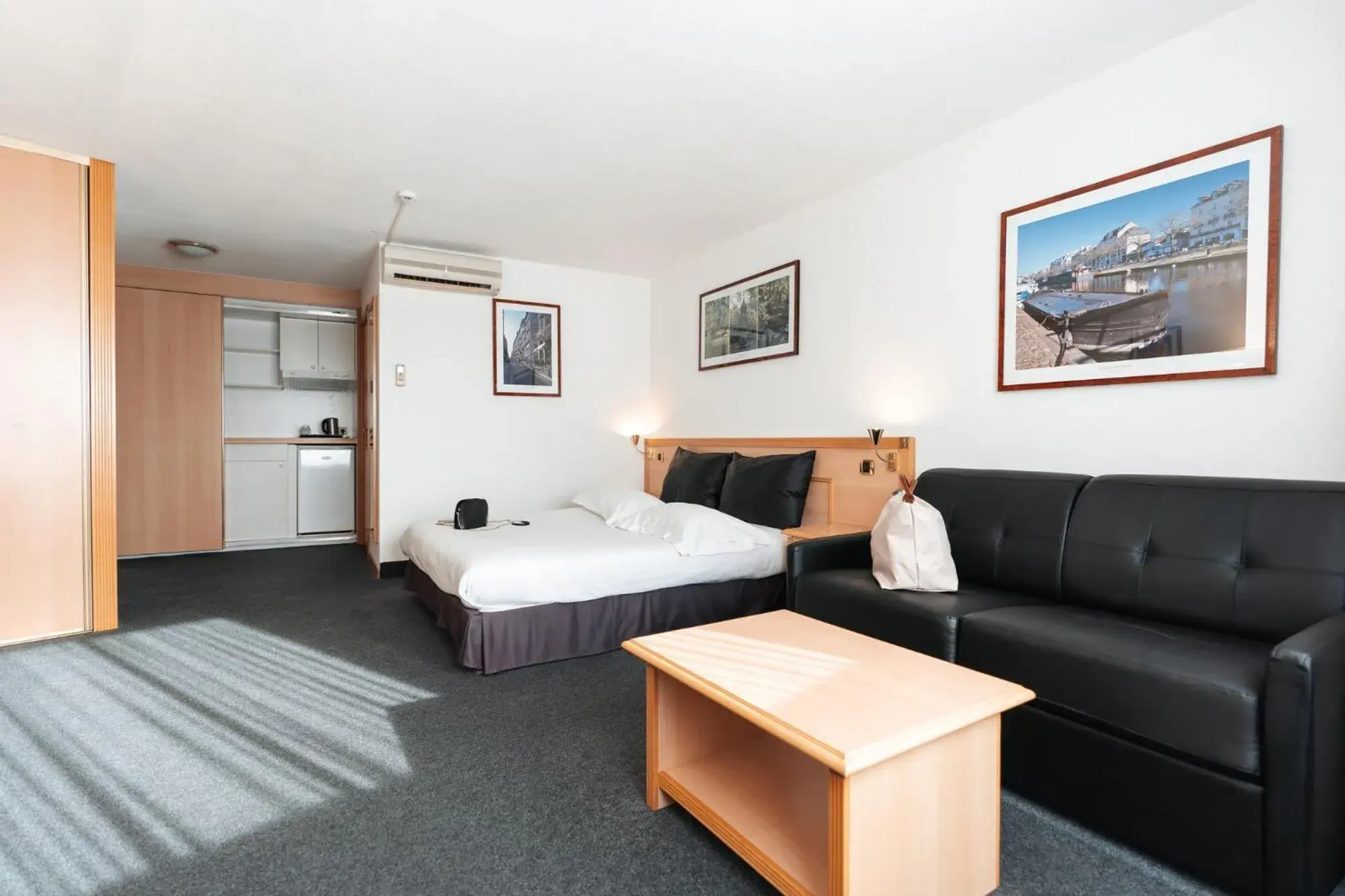 Comfort Double Room in Westotel Nantes Atlantique Comfort Double Room in Westotel Nantes Atlantique