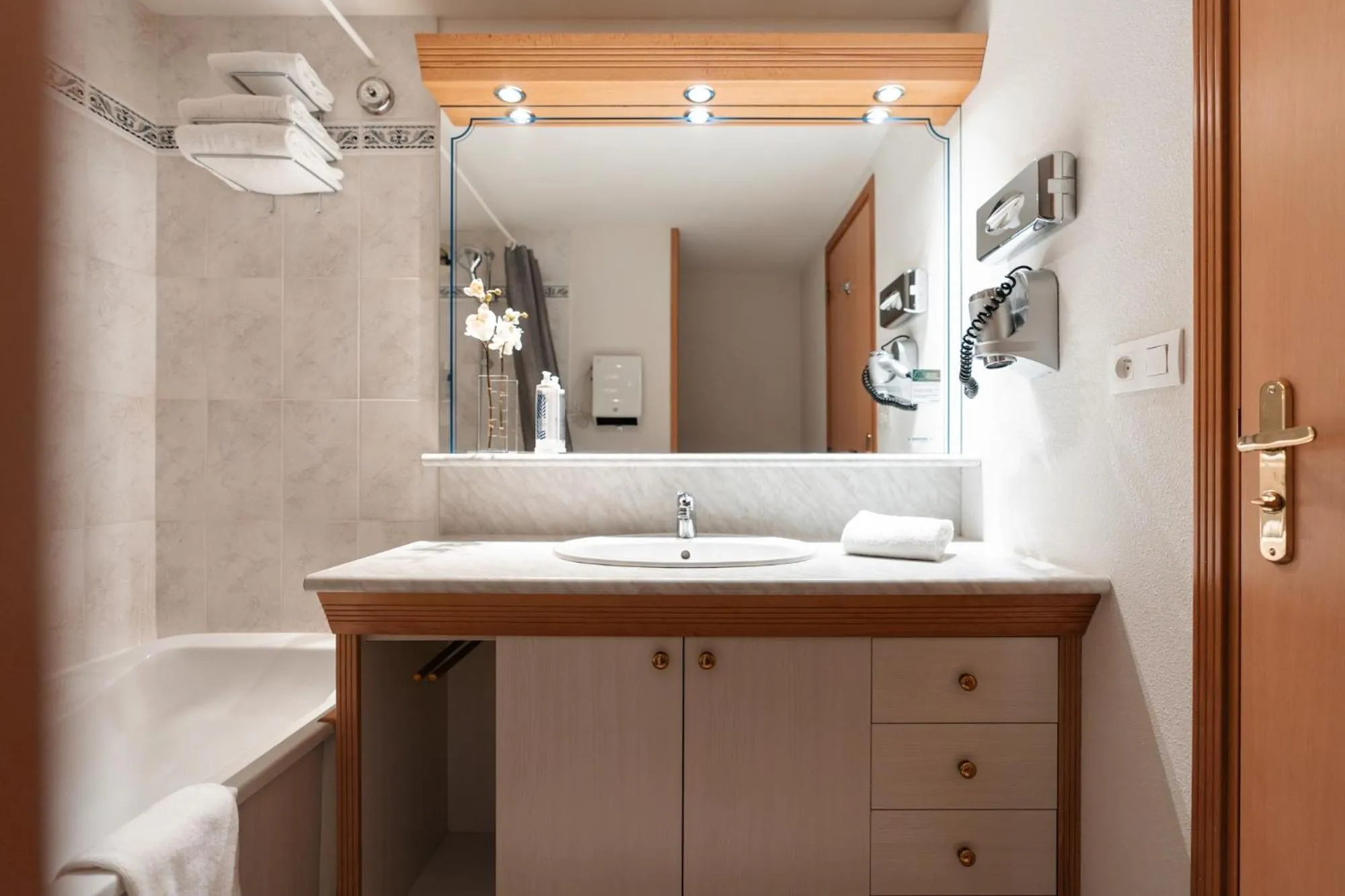 Bathroom in Westotel Nantes Atlantique