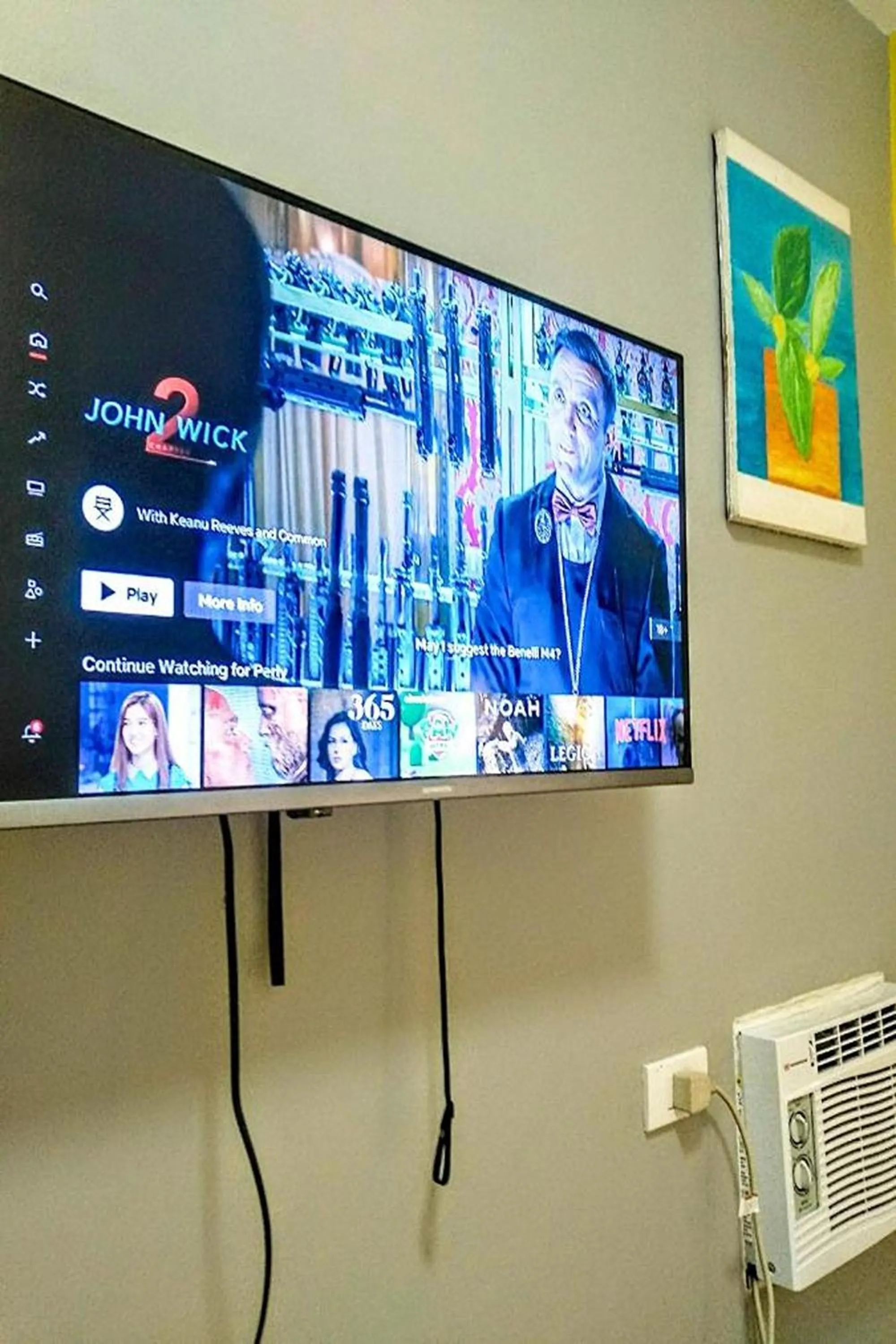 TV and multimedia in Hometel Barrio House Mactan