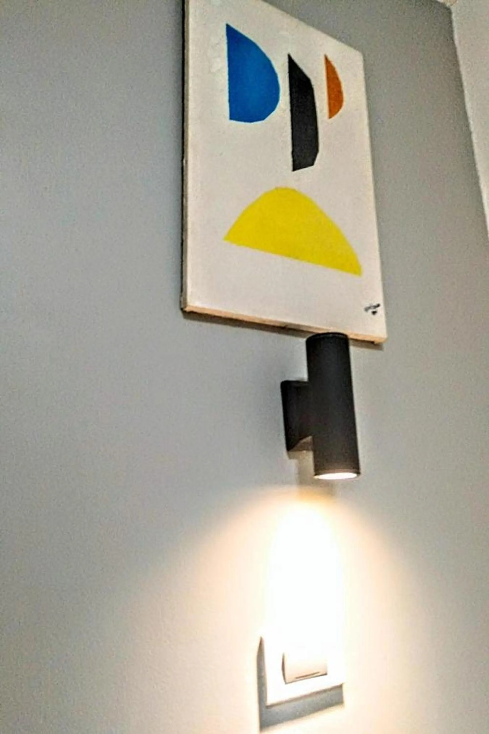 Decorative detail in Hometel Barrio House Mactan