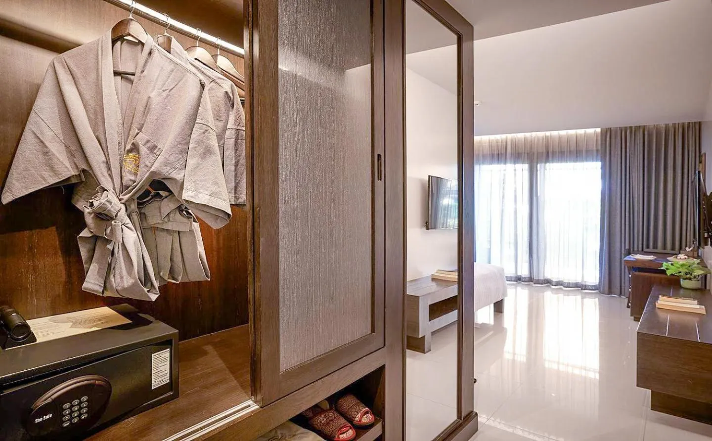 wardrobe in Khanom Beach Resort And Spa