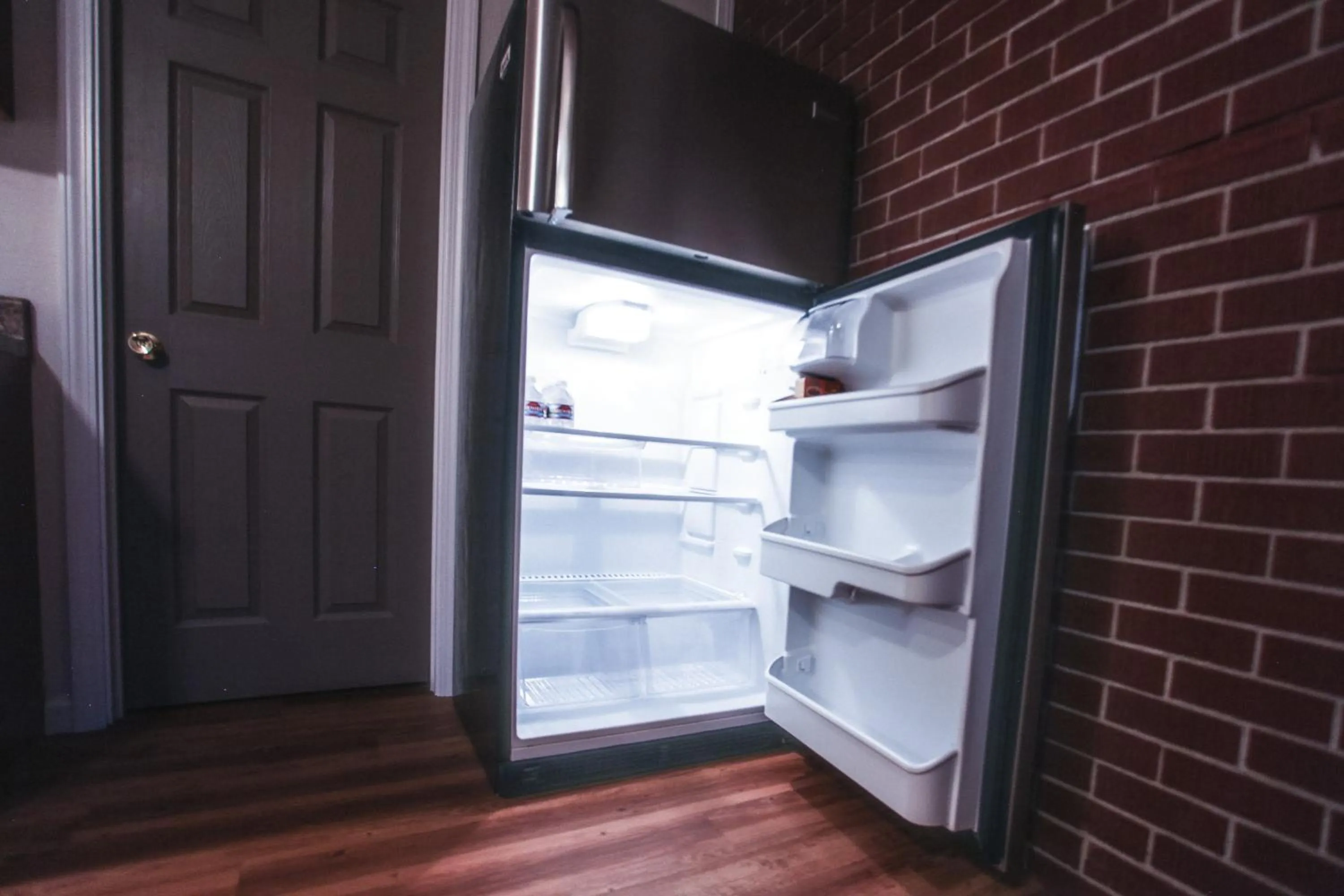 Drinks in The Wing at Kingston East