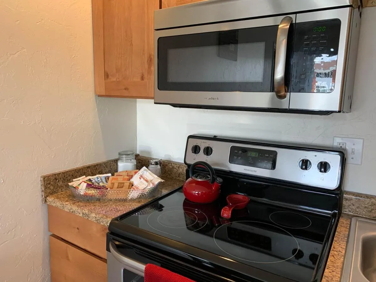 Coffee/tea facilities in The Wing at Kingston East