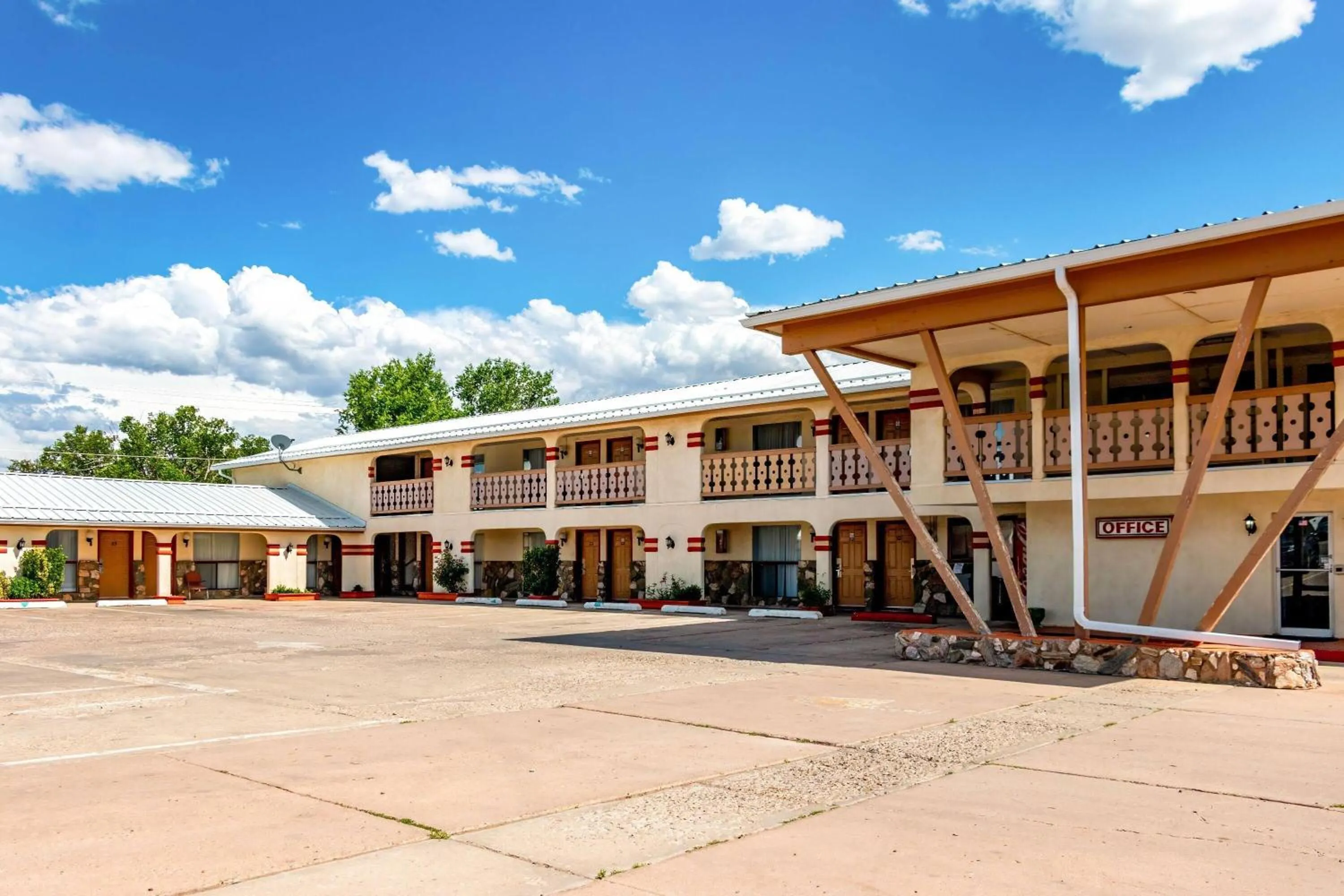 Property building in Travelodge by Wyndham Las Vegas NM