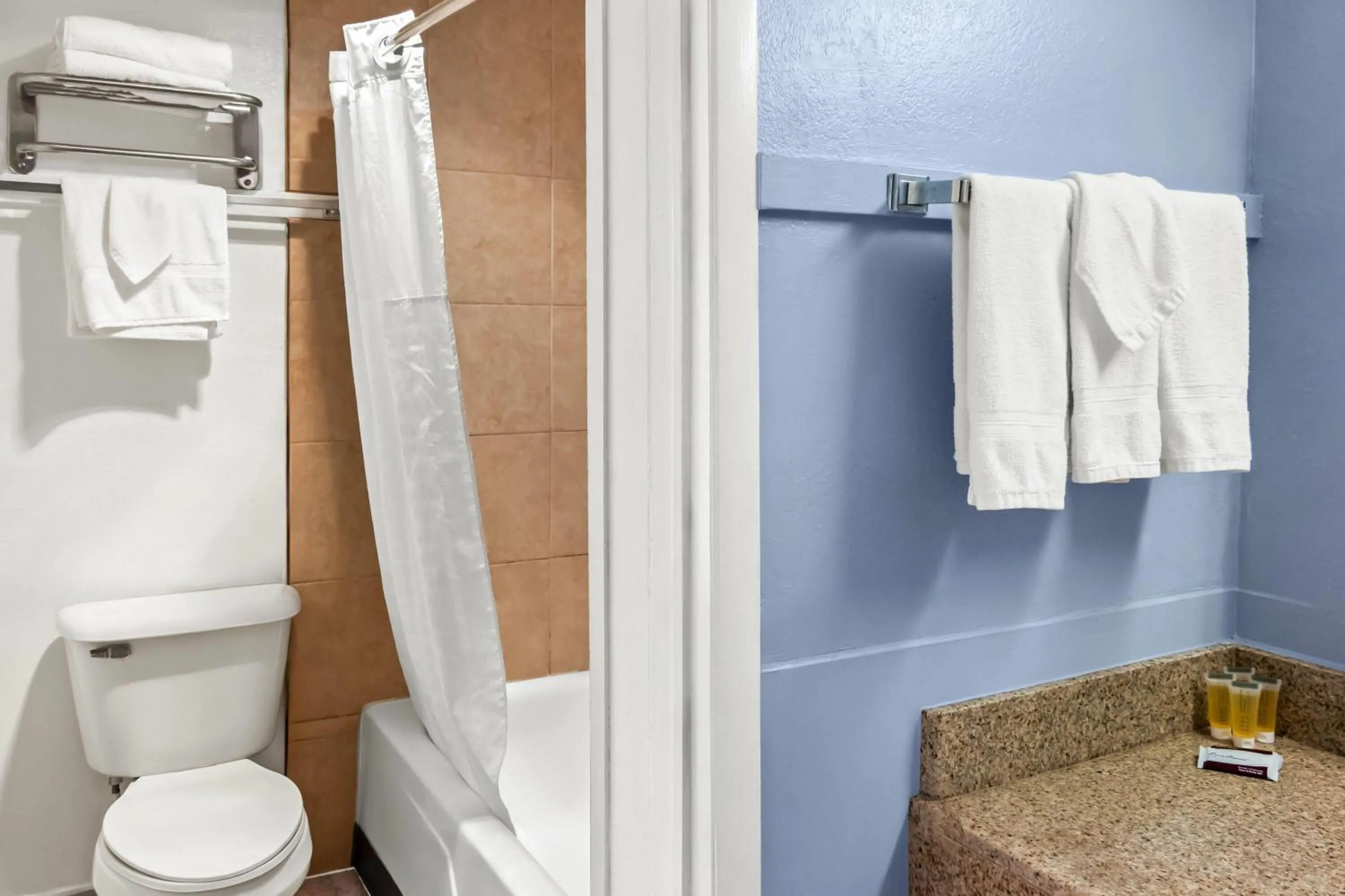 Bathroom in Travelodge by Wyndham Las Vegas NM