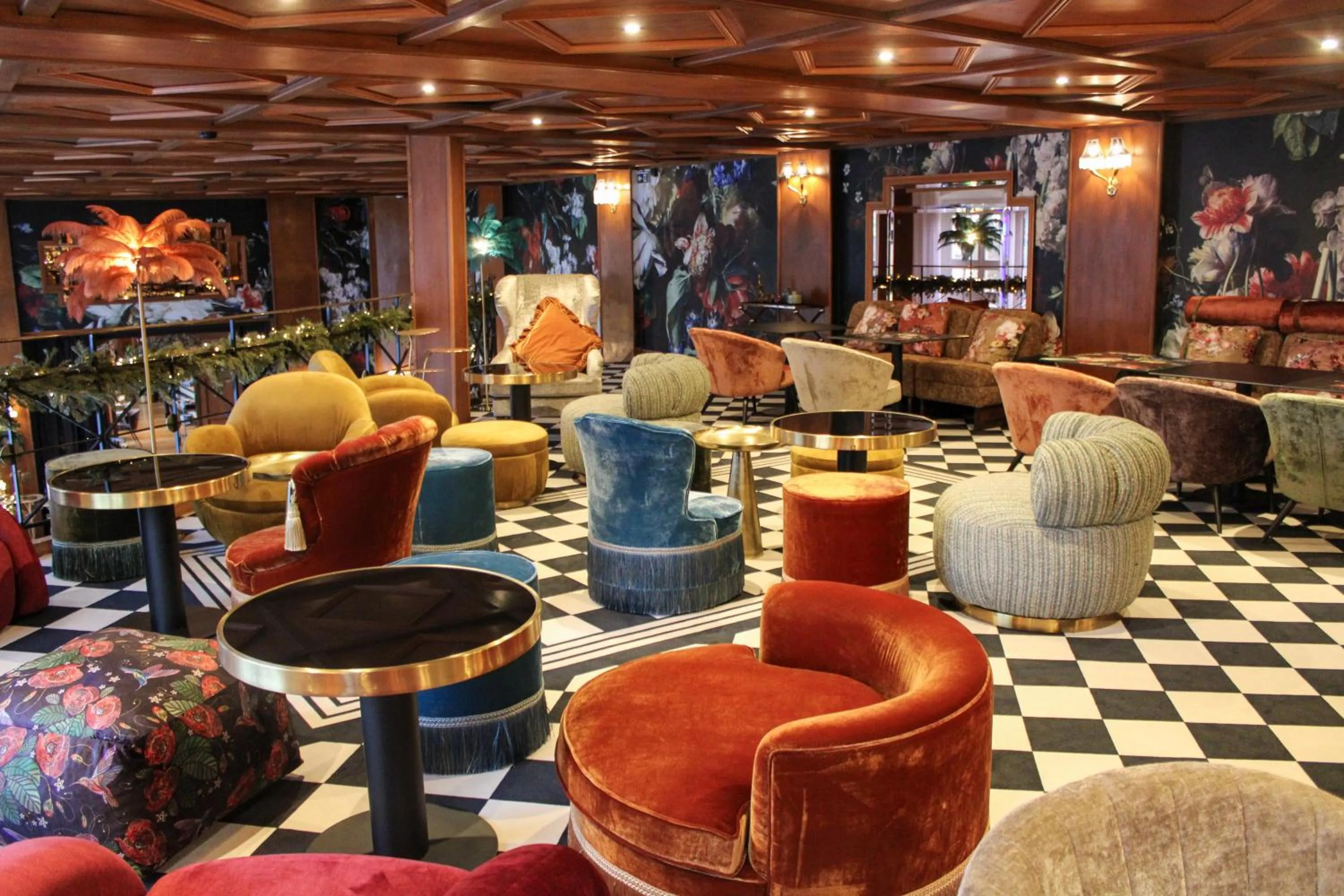 Seating area in Château Jeanne & The Forest - Château de Montvillargenne