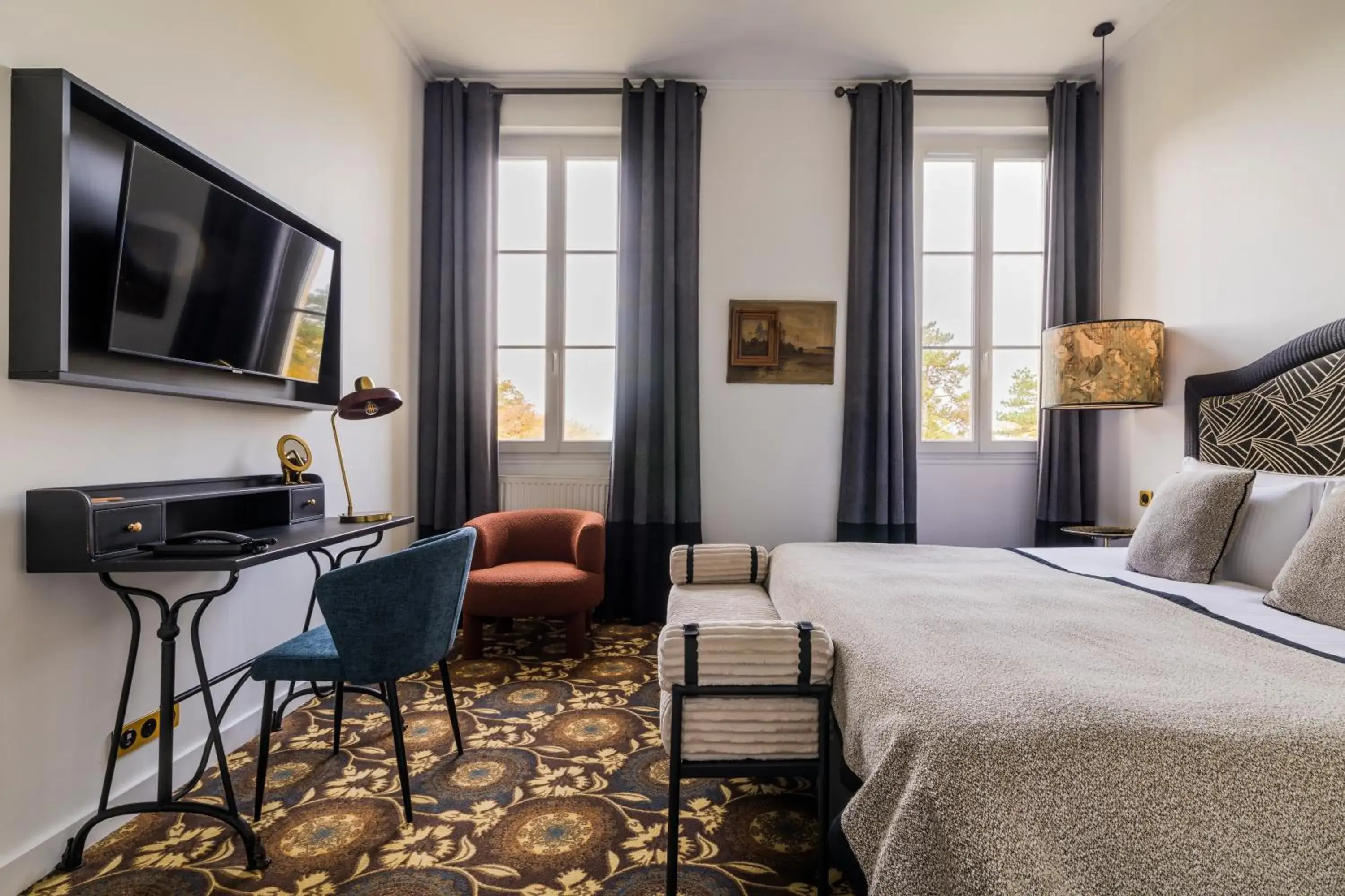 Standard Double or Twin Room - Castle Parc View in Château Jeanne & The Forest - Château de Montvillargenne Standard Double or Twin Room - Castle Parc View in Château Jeanne & The Forest - Château de Montvillargenne