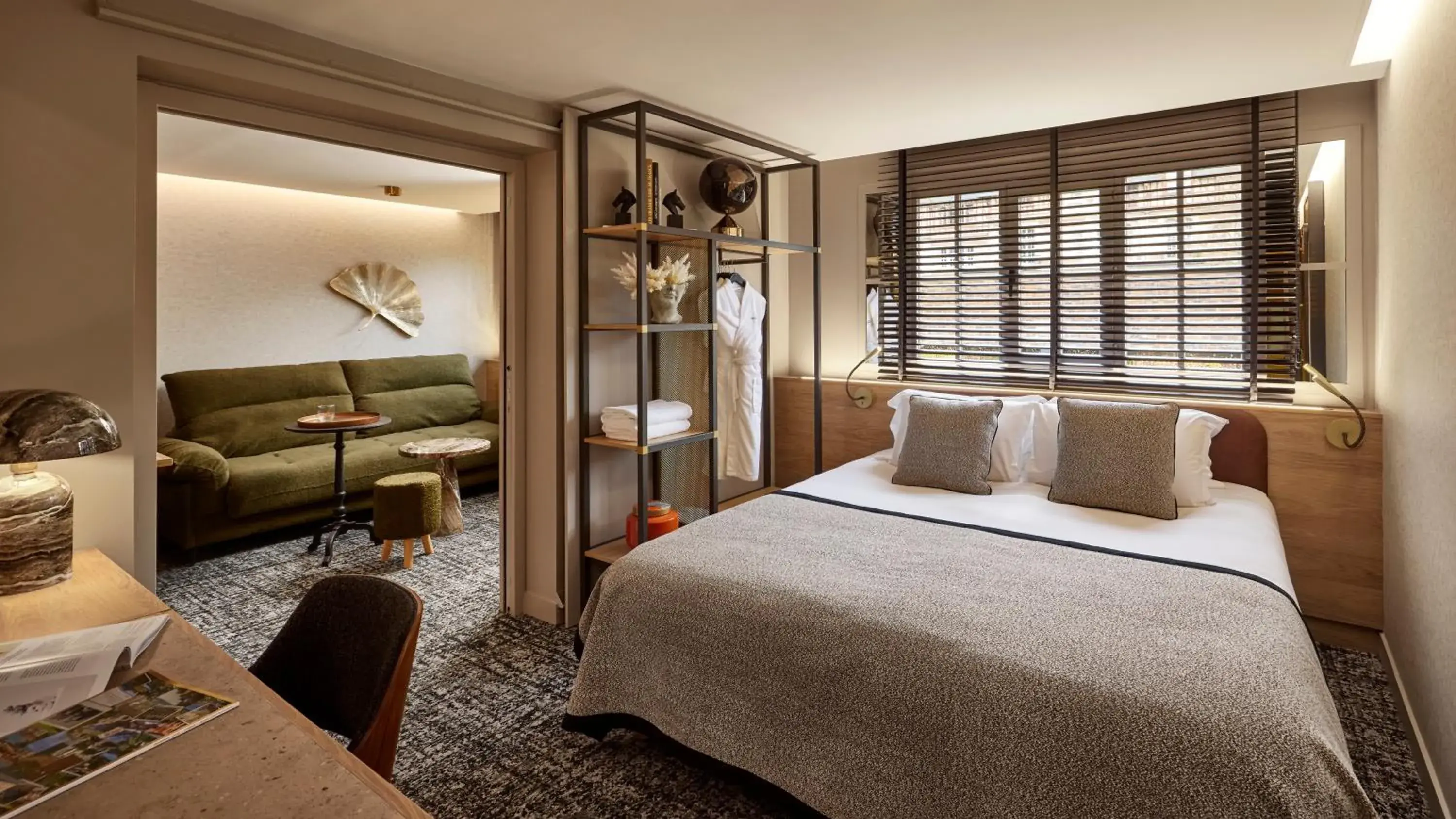 Pro work Suite in Chateau de Montvillargenne Pro work Suite in Chateau de Montvillargenne