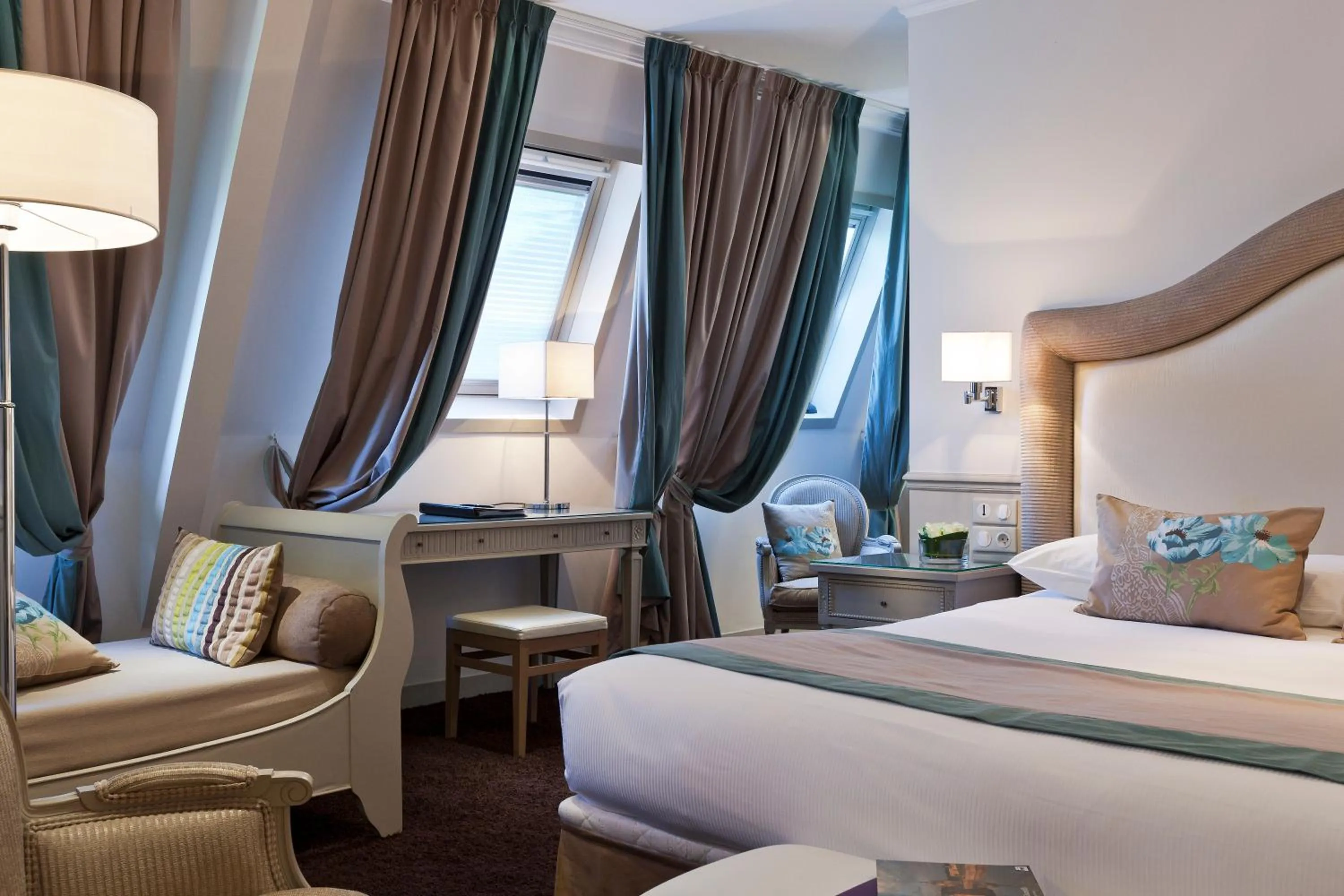 Deluxe Double or Twin Room - Castle in Chateau de Montvillargenne