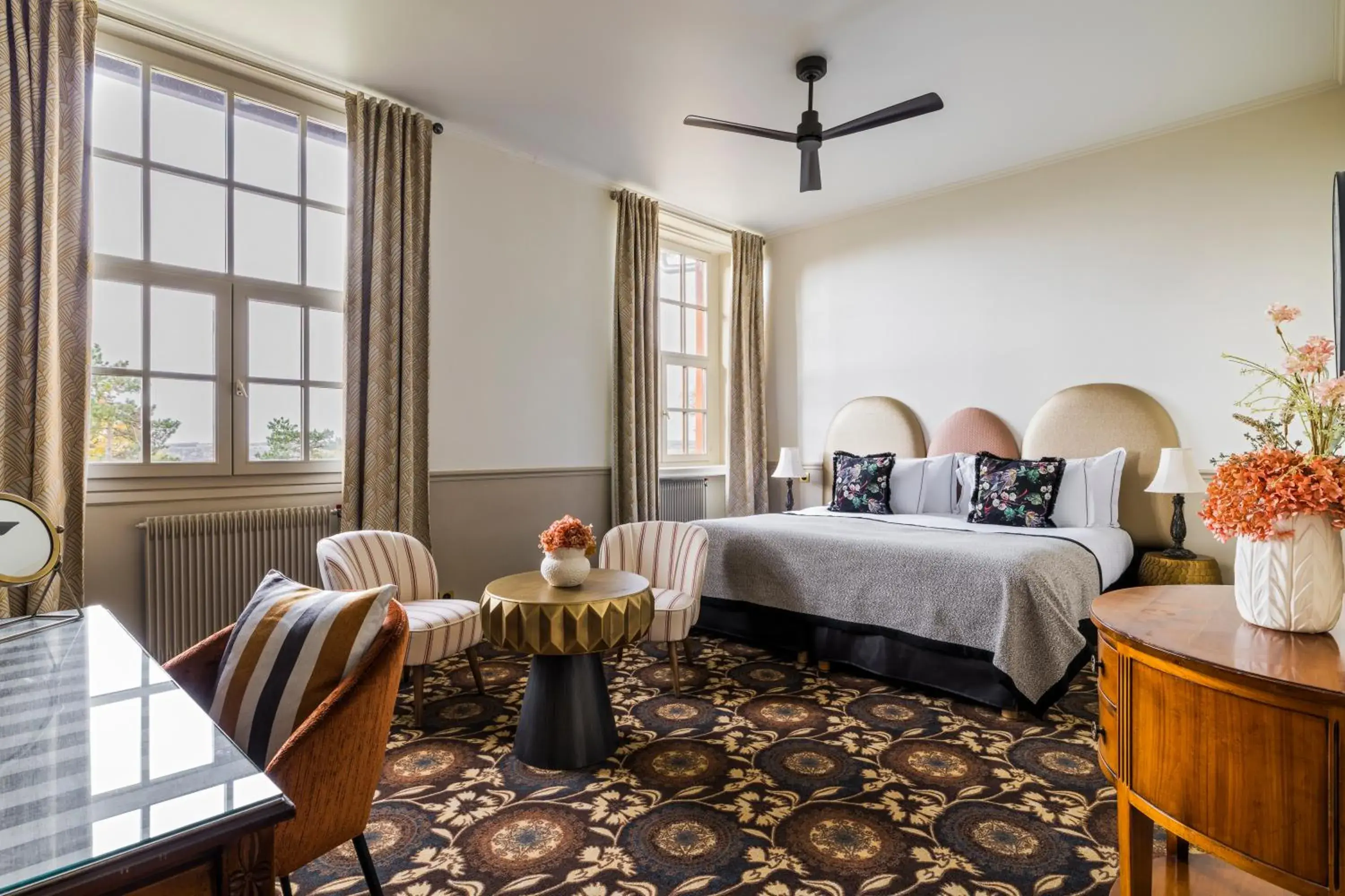 Superior Double or Twin Room Castle Park View in Château Jeanne & The Forest - Château de Montvillargenne Superior Double or Twin Room Castle Park View in Château Jeanne & The Forest - Château de Montvillargenne