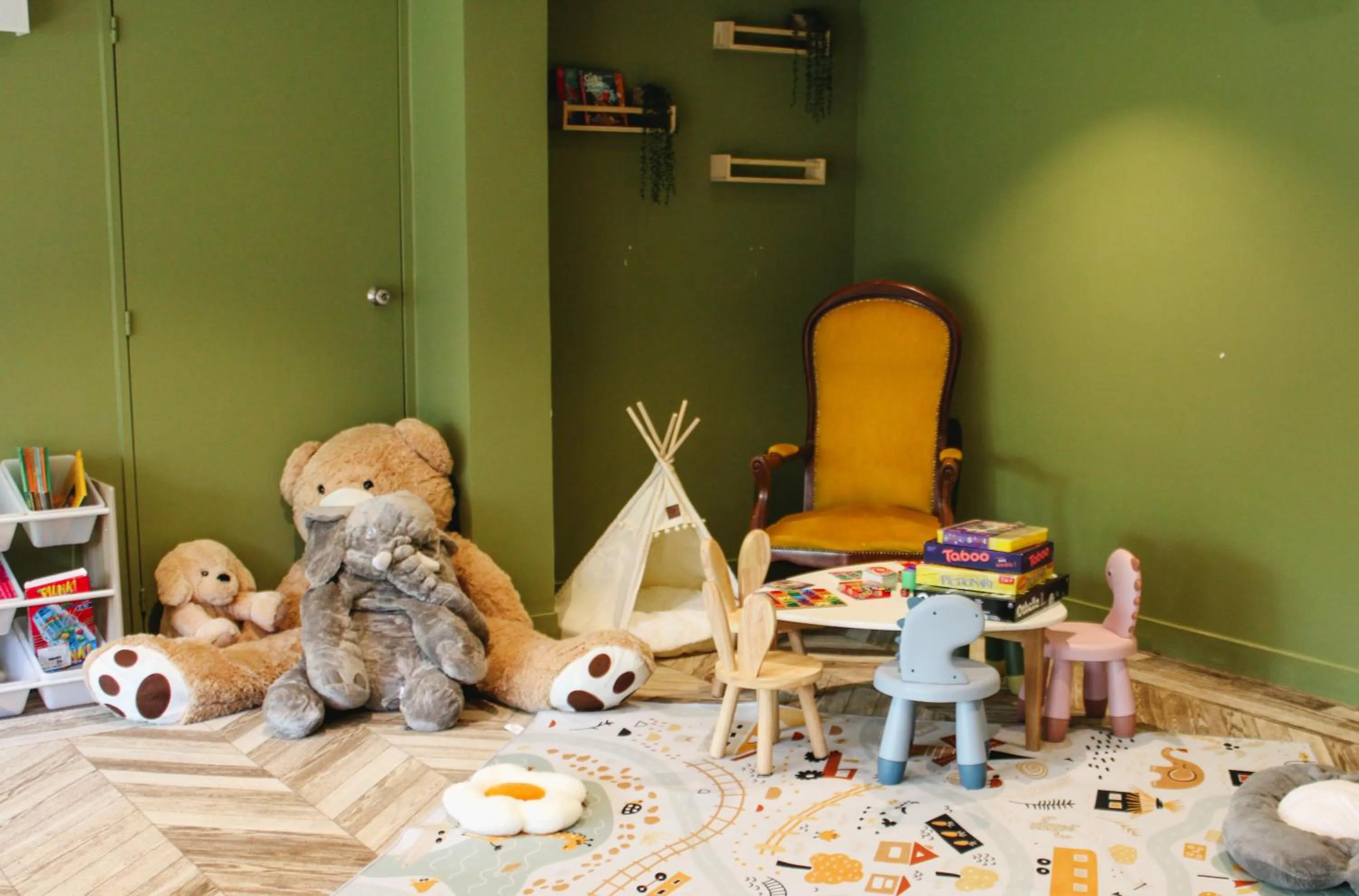 Kids's club in Château Jeanne & The Forest - Château de Montvillargenne