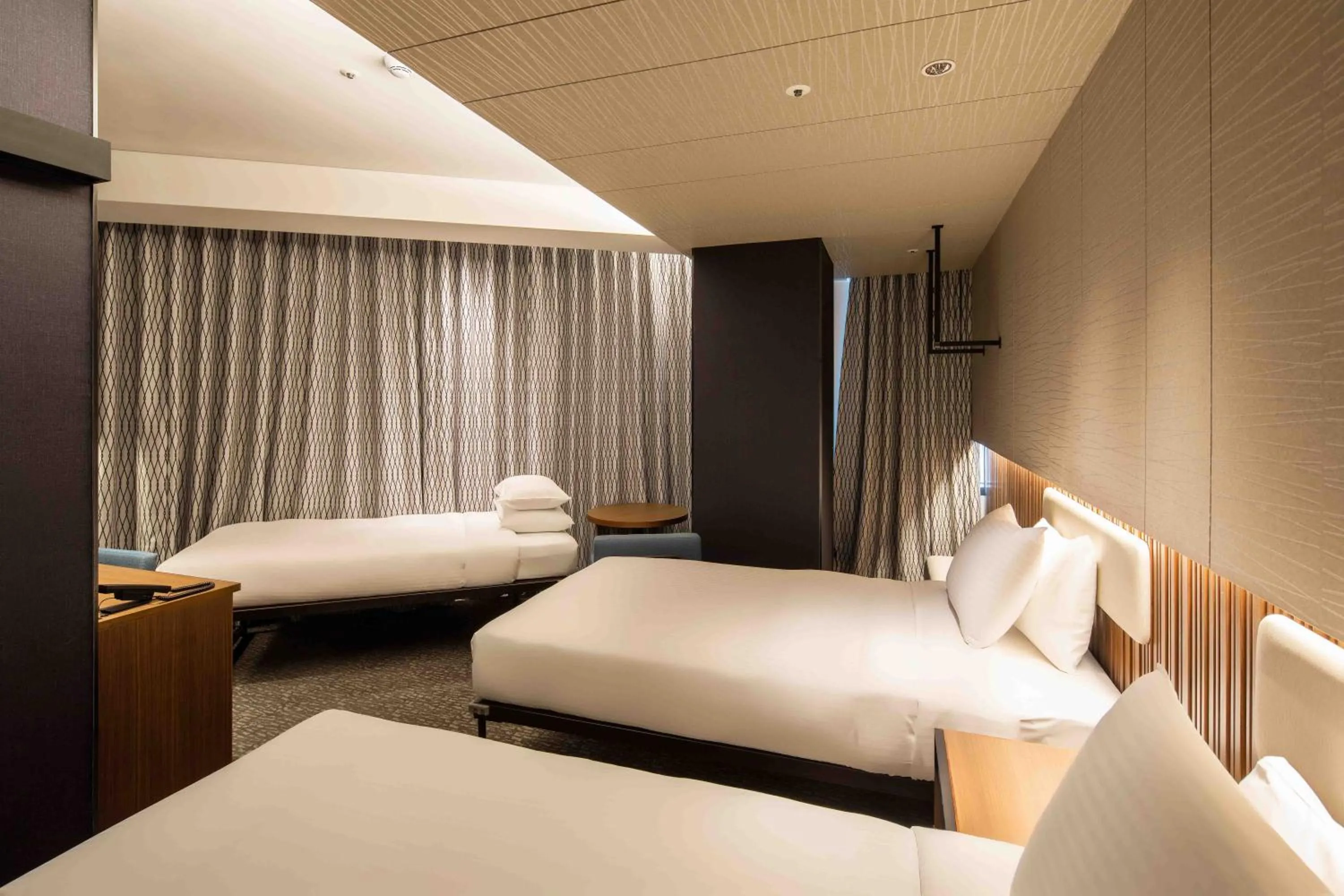 Bedroom, Bed in Sotetsu Fresa Inn Seoul Myeong-dong