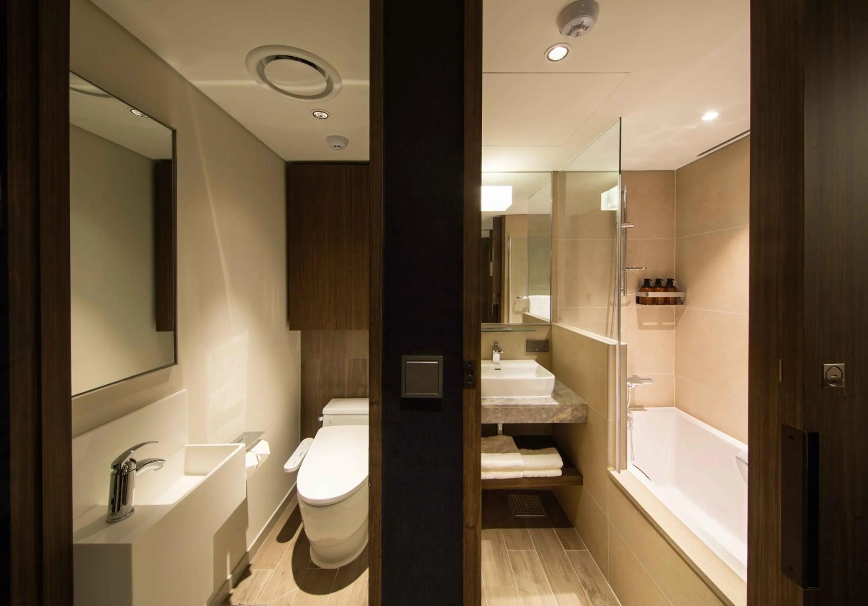 Shower in Sotetsu Fresa Inn Seoul Myeong-dong