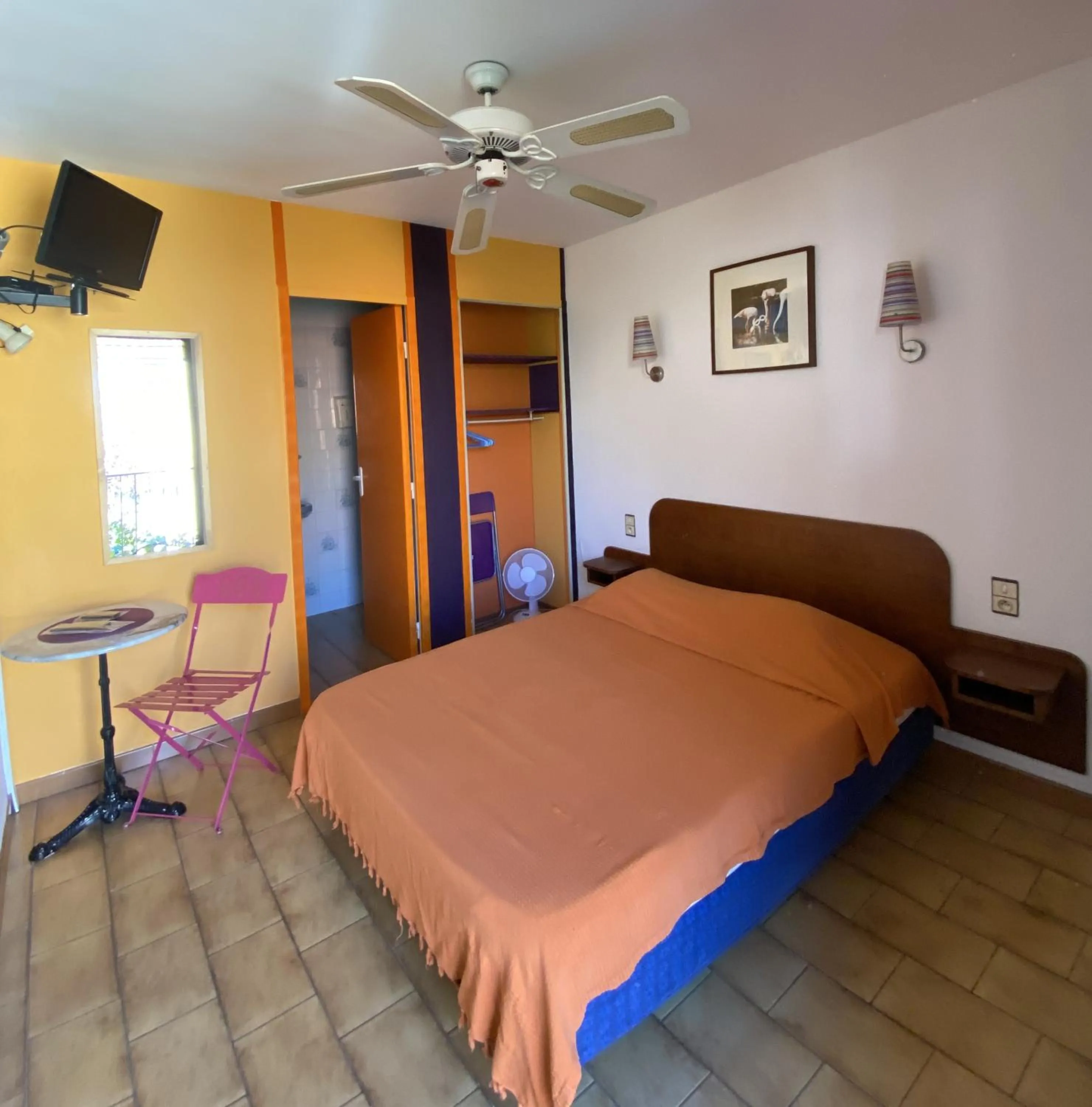 Photo of the whole room, Bed in cit'hotel Hotel Las Cigalas